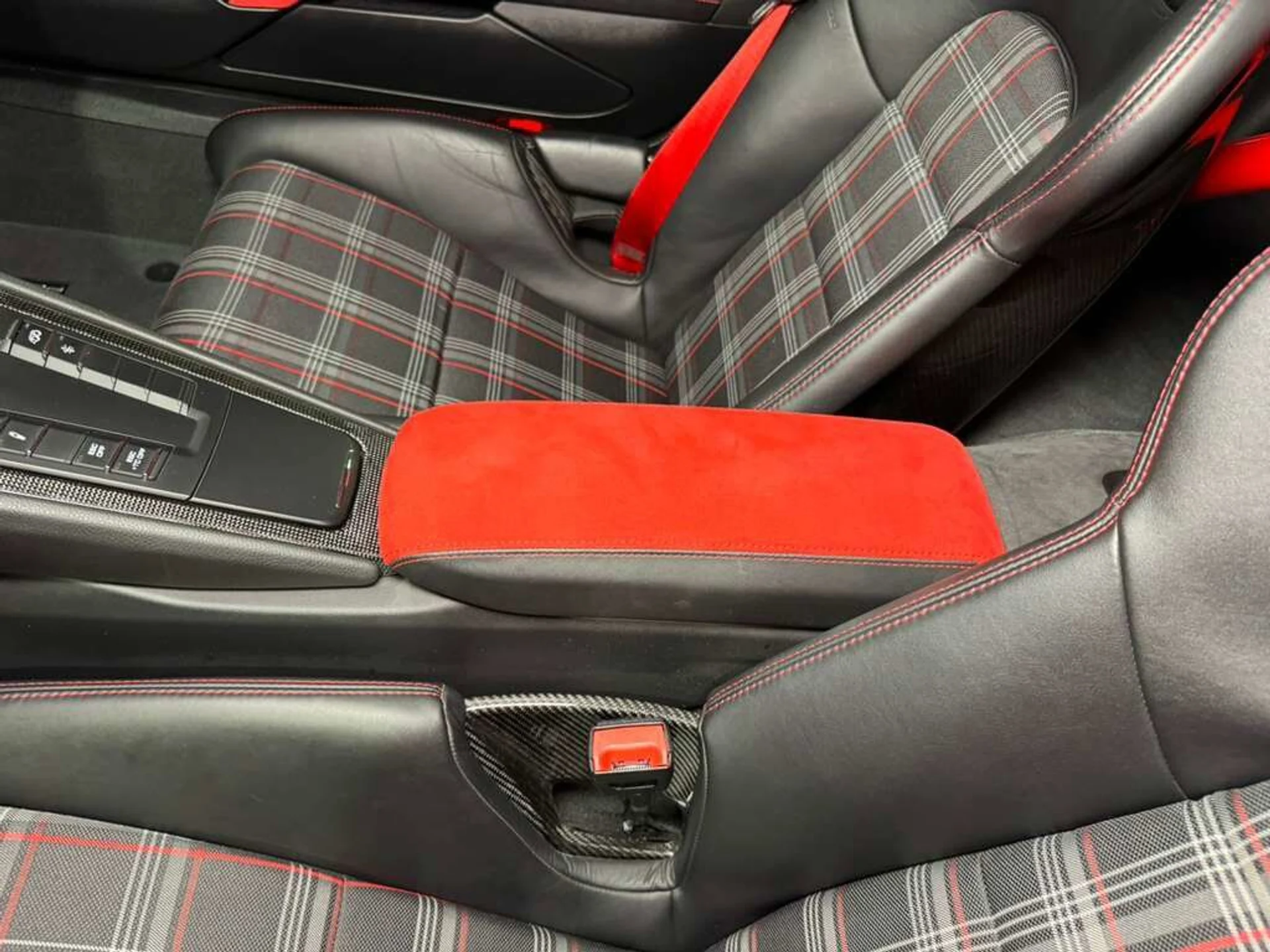 mph022_644740070_1b0a2cbbafcf1d93f7bdc4e4c930b824_3e16d5b145