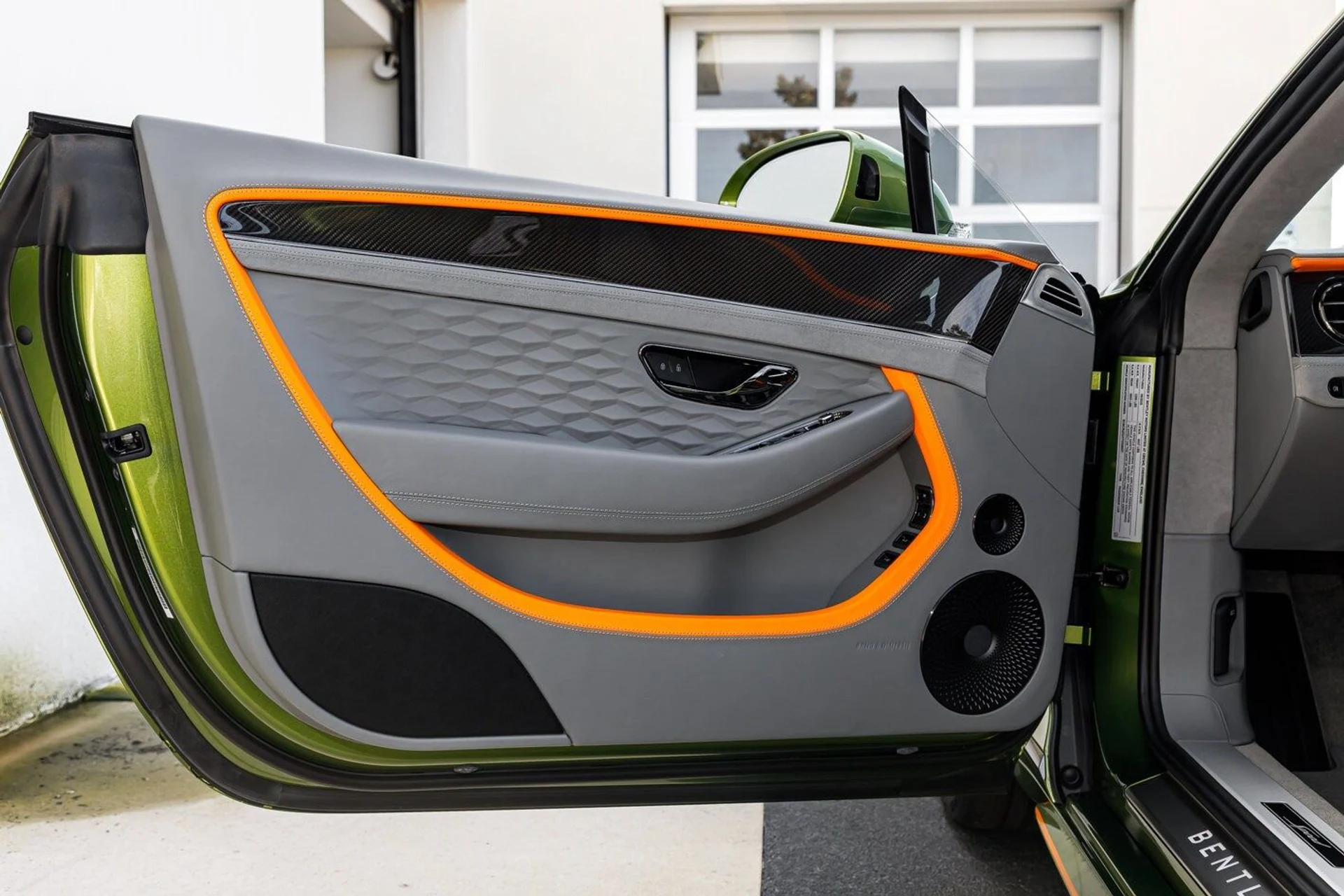 mph022_646523019_71e02ab138d8386a4d097c896b816203x_4c3e16f6cc