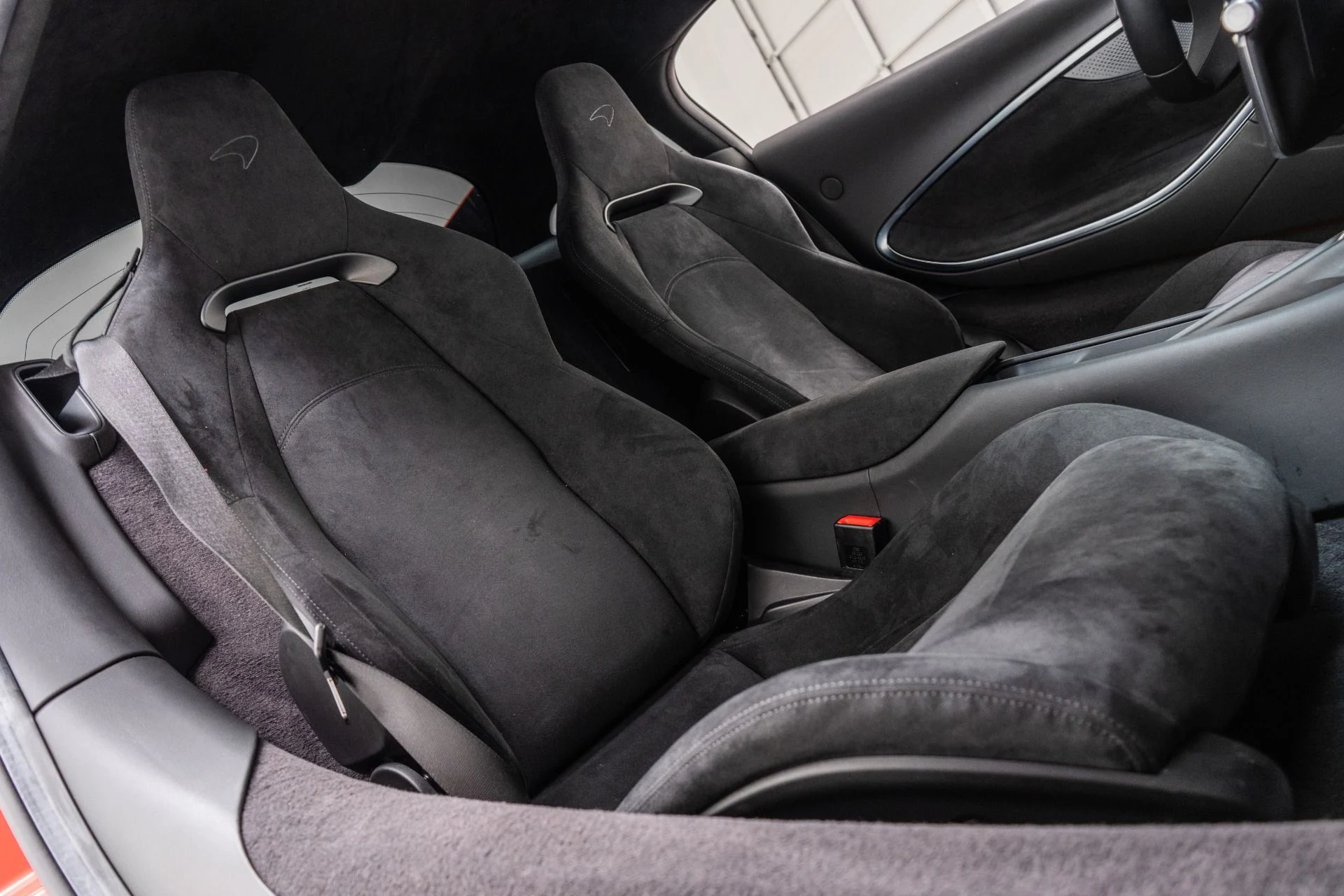 mph022_646652406_Used_2023_Mc_Laren_Artura_Performance_Interior_Front_Axle_Lift_Bowers_and_Wilkins_Audio_1793205777_c017119ec1