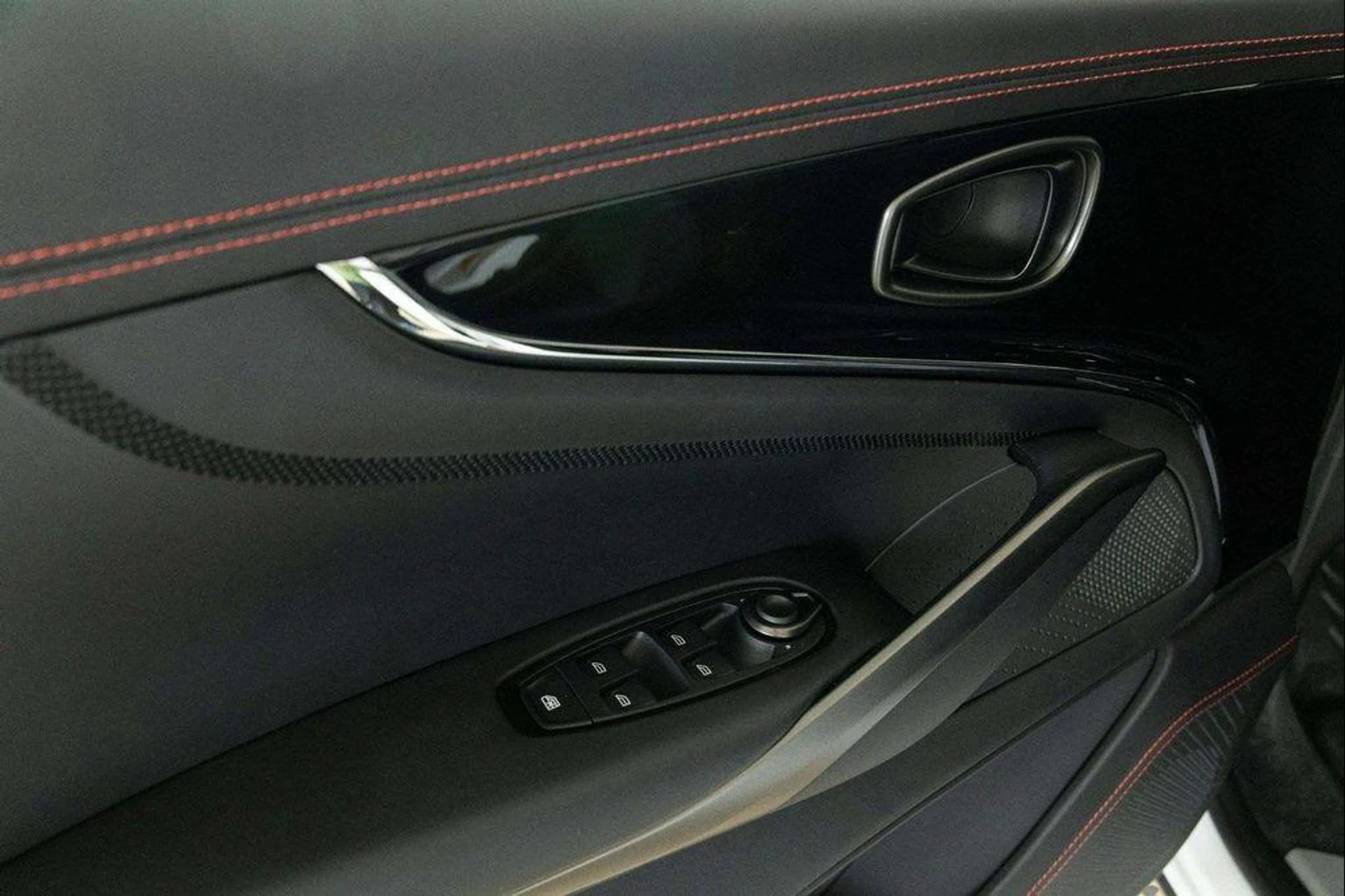 mph022_652597651_k_Mi8z_H_Yf_FQAFDF_P_Yxw_VRJK_4_HQE_f3d577a06b