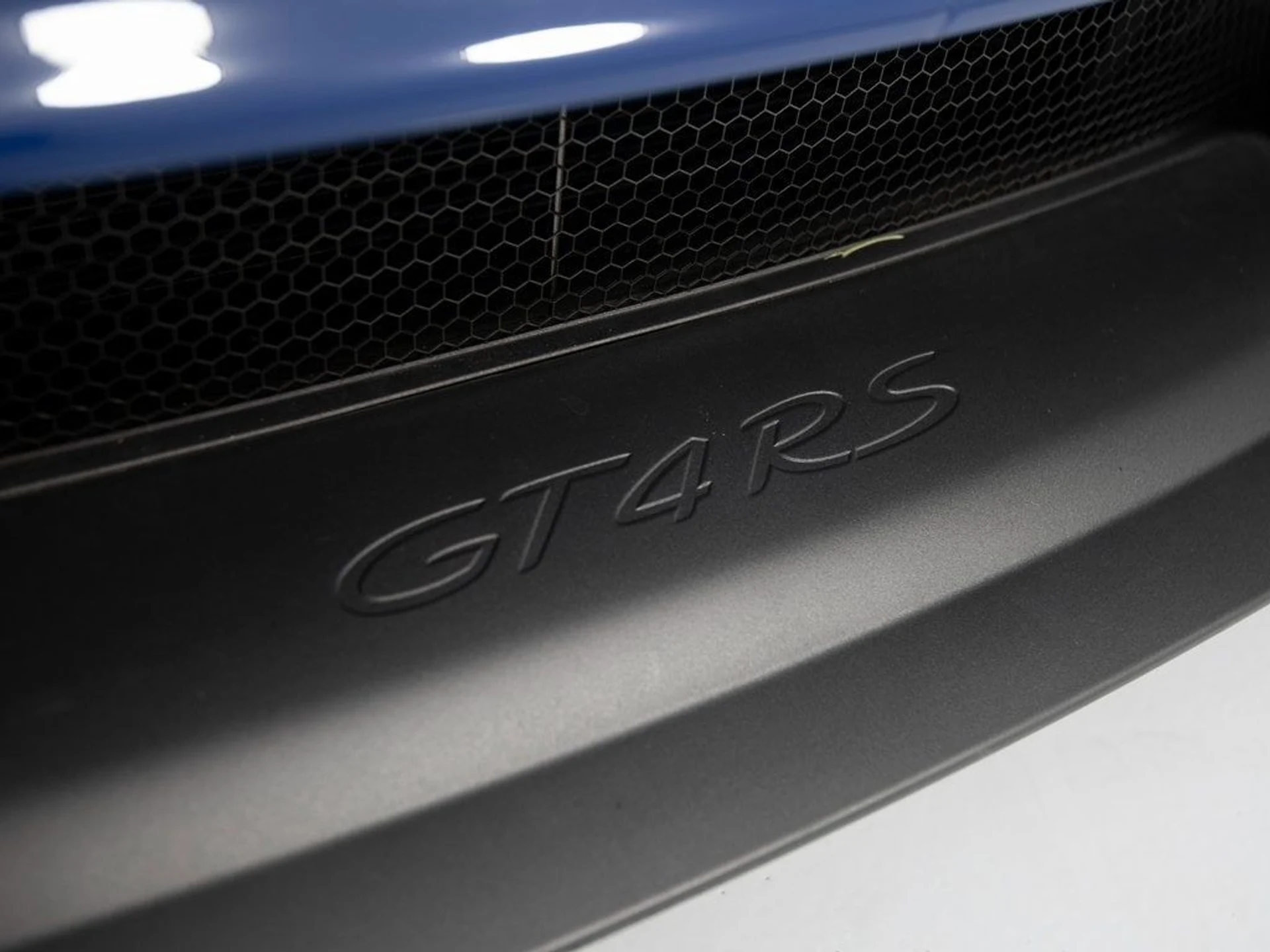 mph022_652666088_eeaaf2284bbcfa7918a9f7949adcb121x_fc9b3f090a