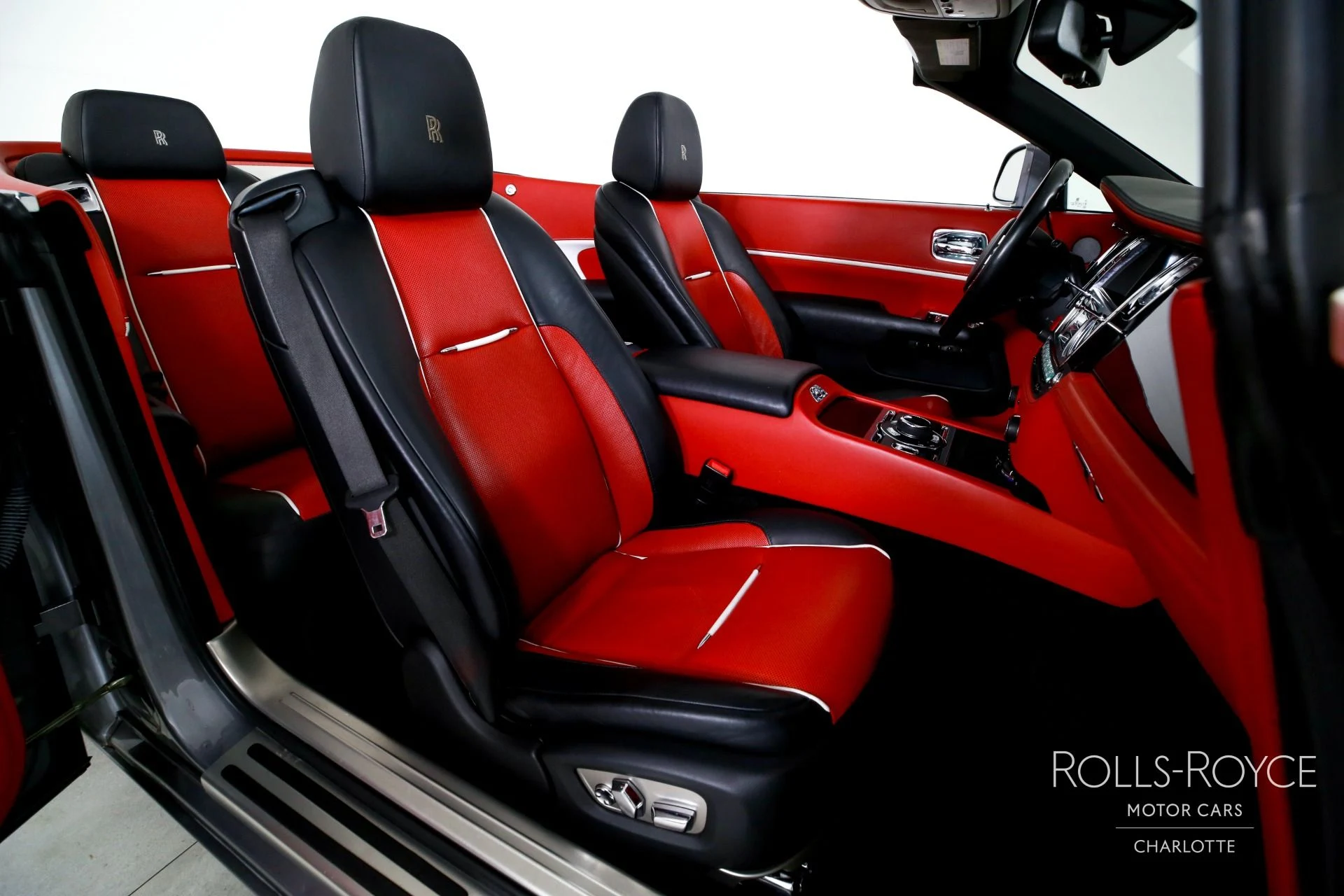 mph022_655273823_Used_2019_Rolls_Royce_Dawn_1771363105_243de55099