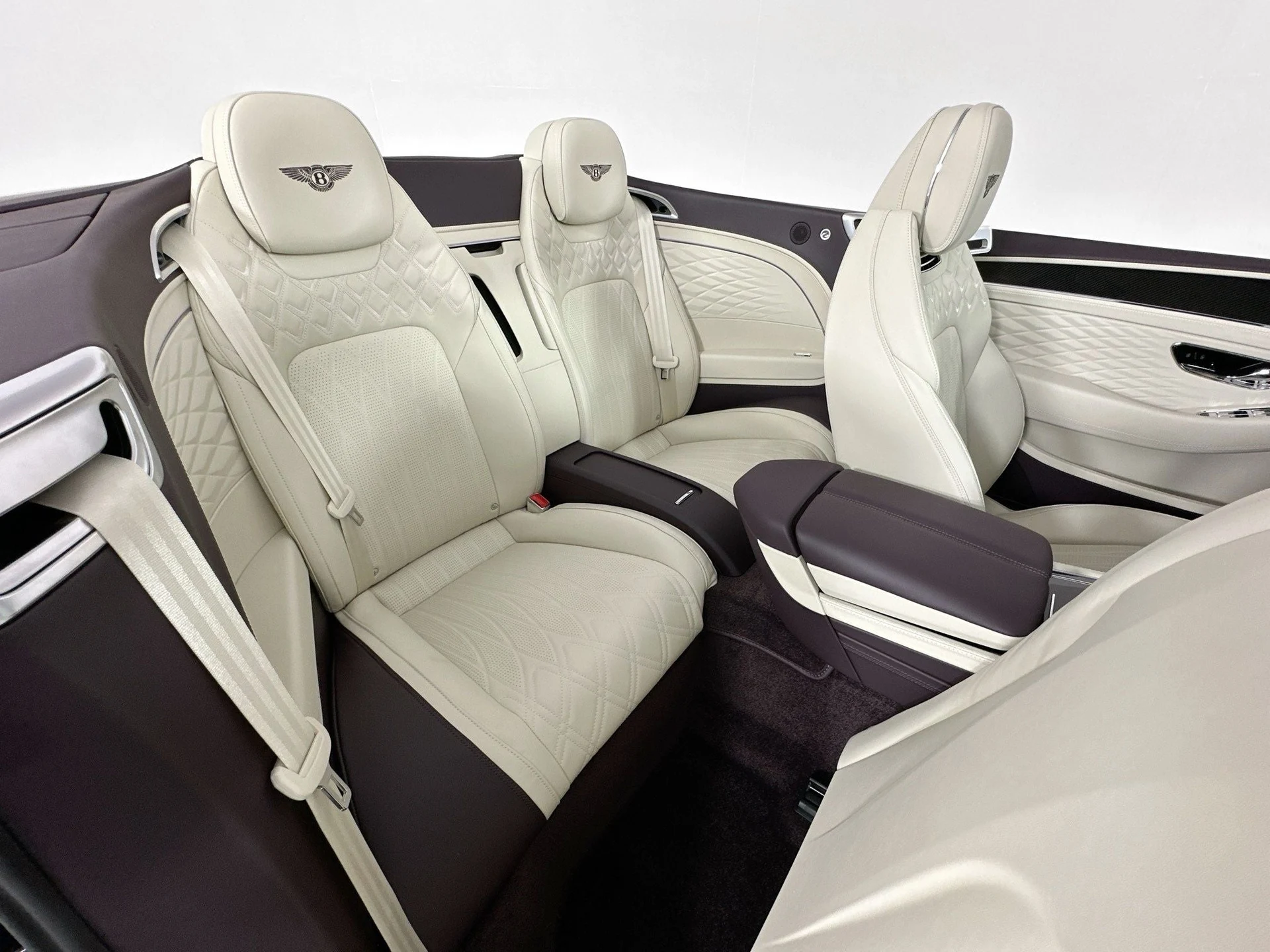 mph022_656924823_23_b362321fc9