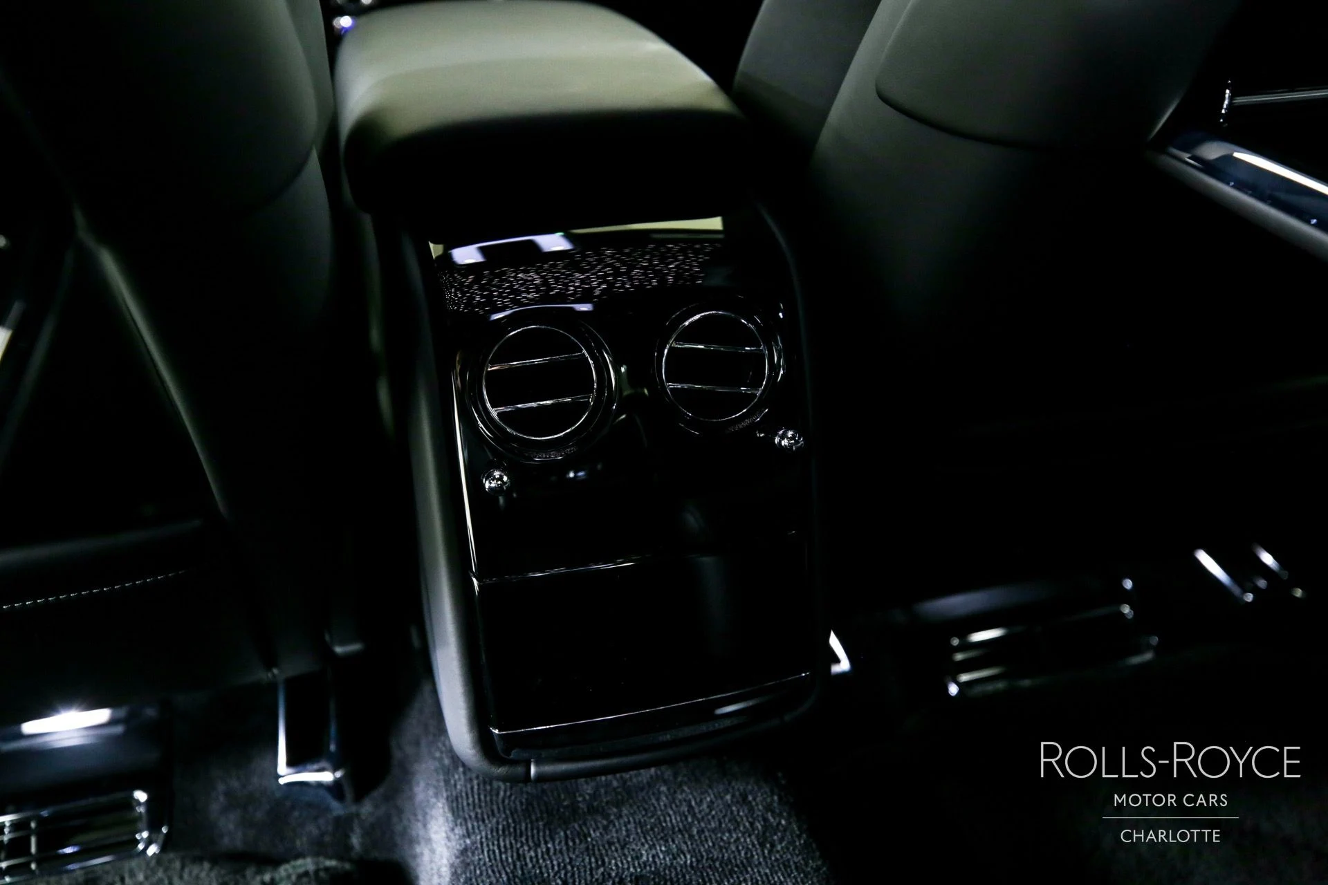 mph022_663224311_Used_2023_Rolls_Royce_Phantom_1726254604_ec7fc796a0