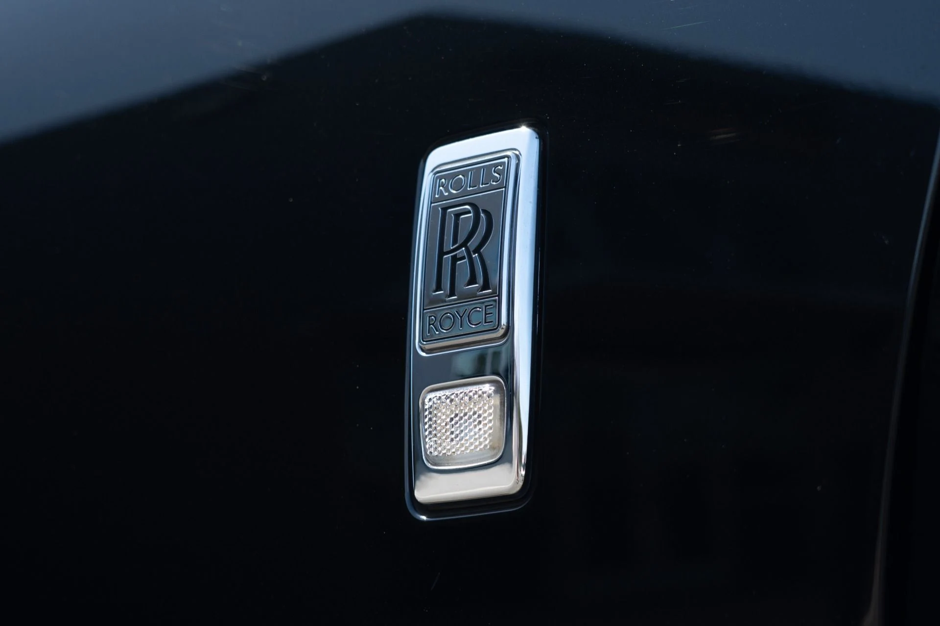 mph022_66459497_Used_2017_Rolls_Royce_Dawn_1757545595_7d43901120