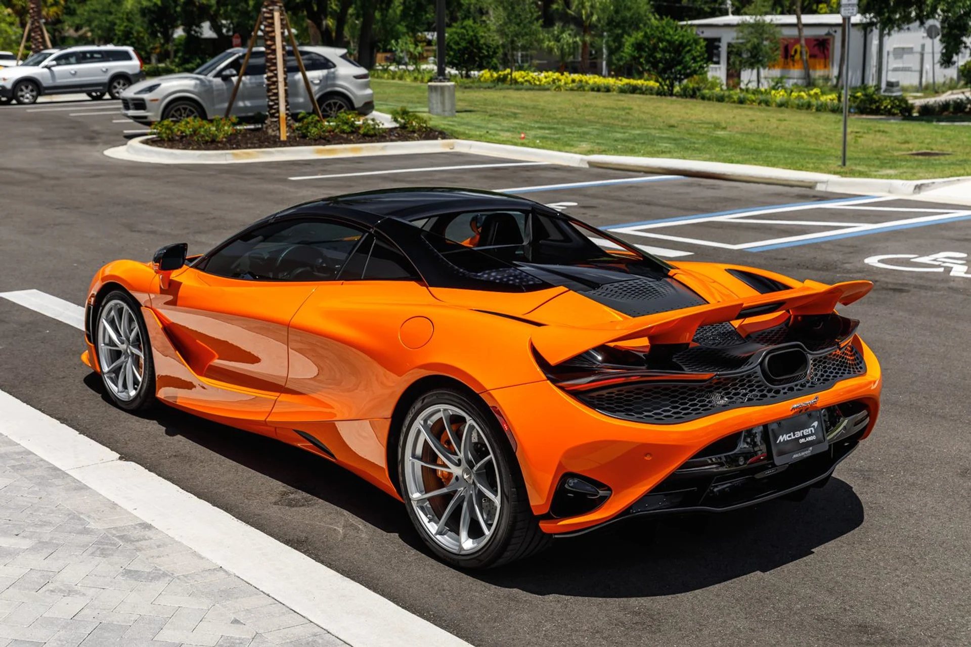 mph022_665117648_424_p24_l_57c9a1eae7