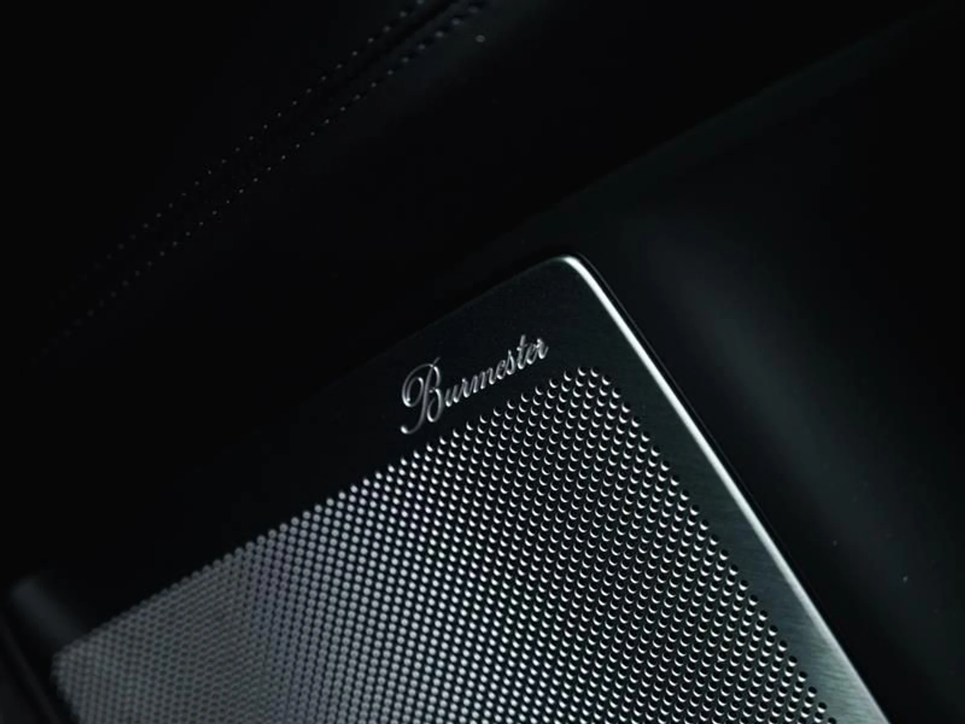 mph022_670245338_20aoishs_89a52a2545