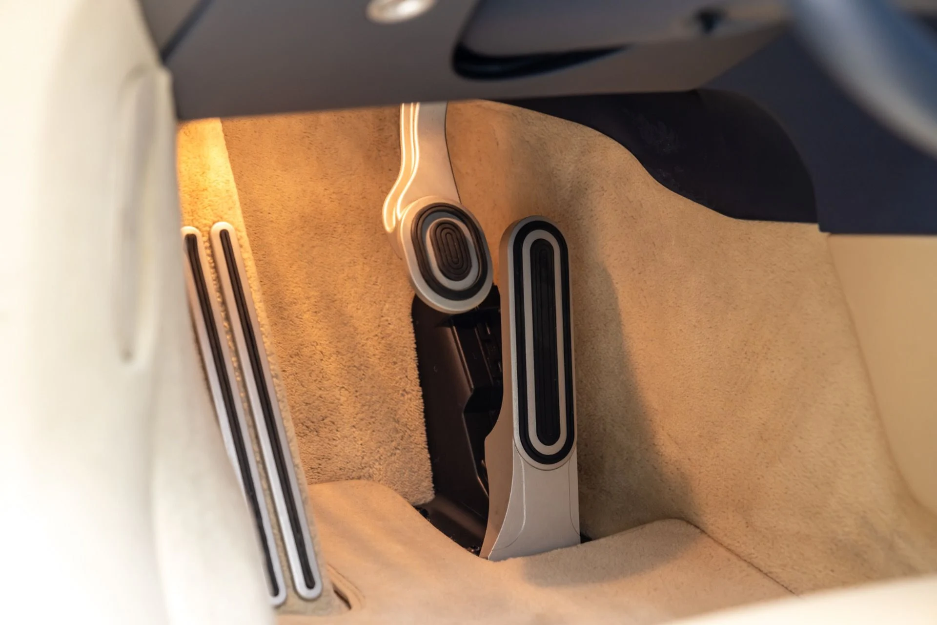 mph022_680071998_13249_p23_l_f313796557