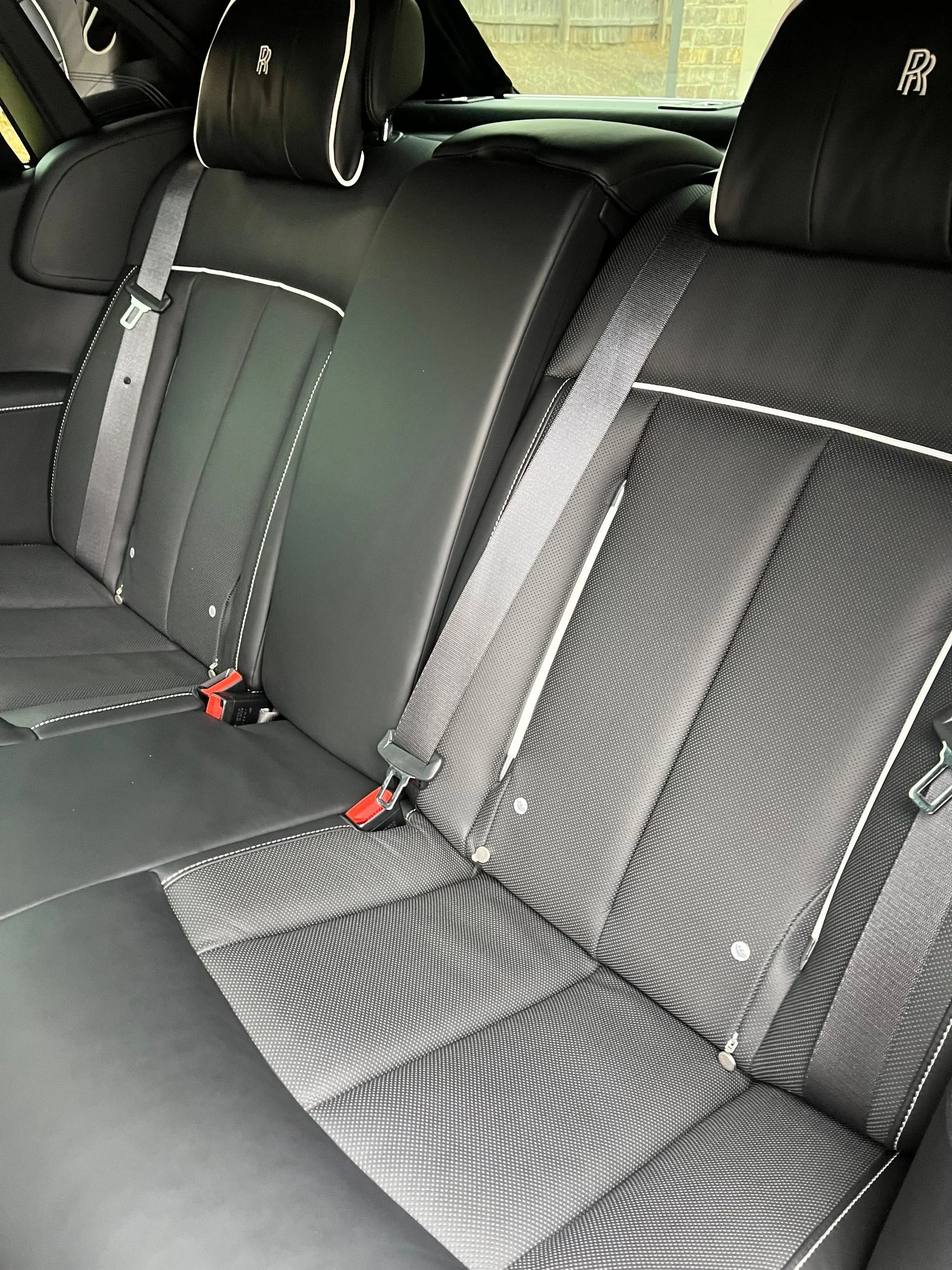 mph022_685034009_Used_2020_Rolls_Royce_Phantom_1762814803_71e3eb1b61