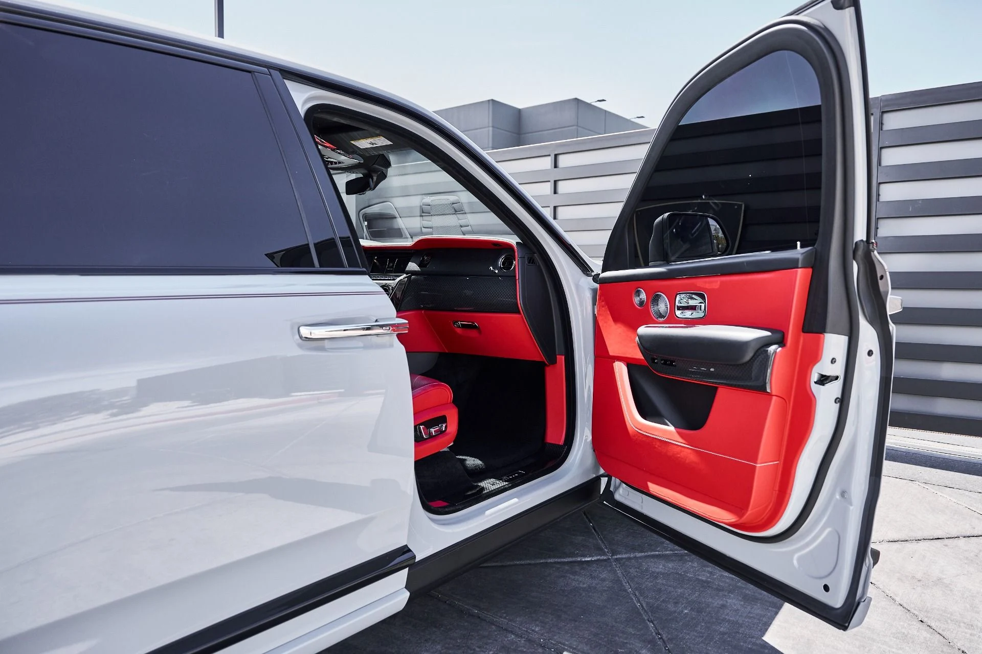 mph022_689142691_Used_2024_Rolls_Royce_Cullinan_Black_Badge_1775870968_edd6380979