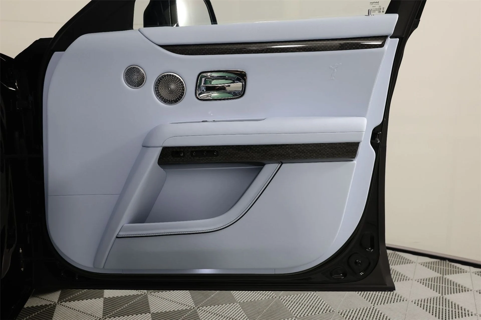 mph022_691715617_5c357e20b88db601e241ef37def24c2c_ded991105f