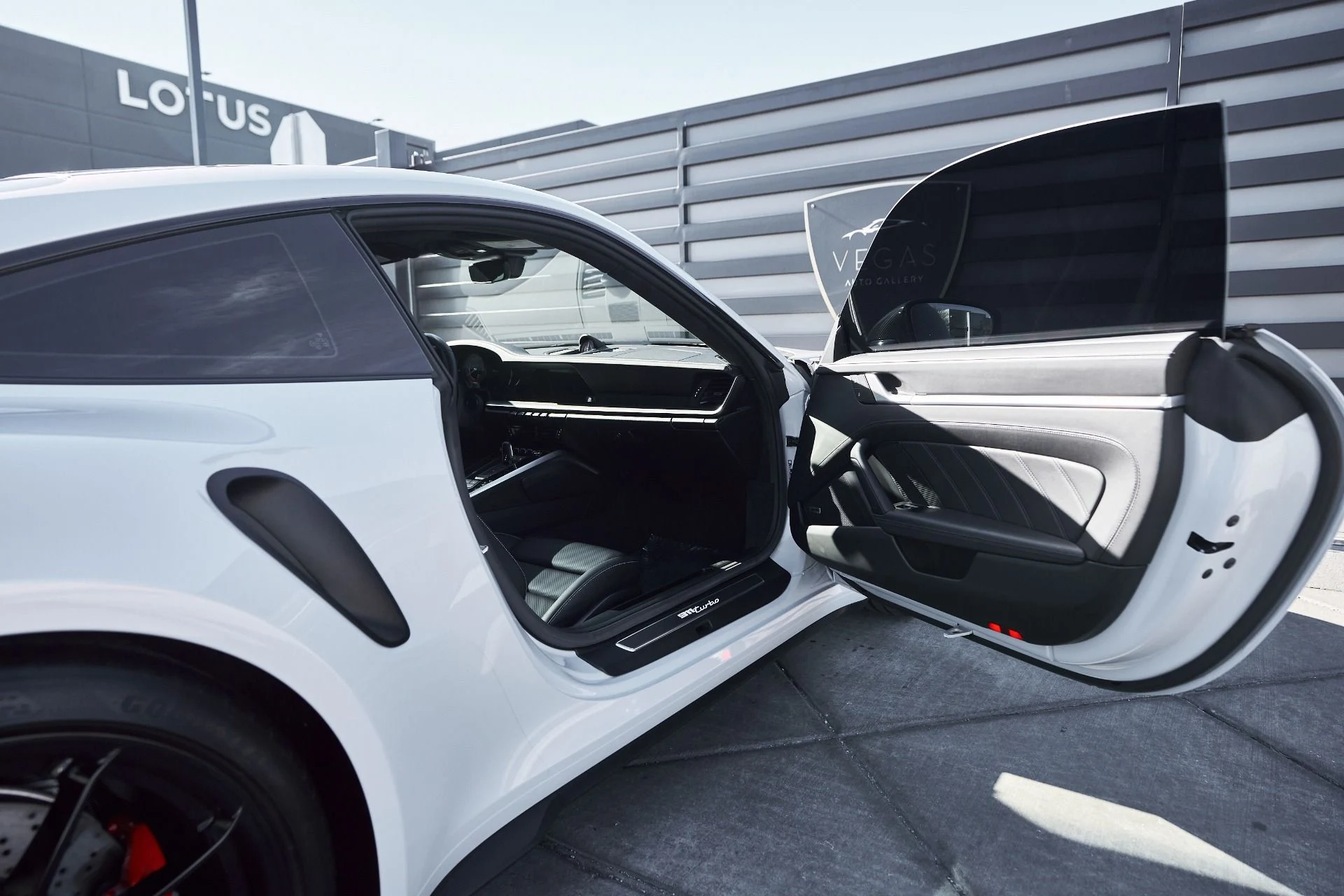 mph022_699242800_Used_2024_Porsche_911_Turbo_1765332418_751de7ee49