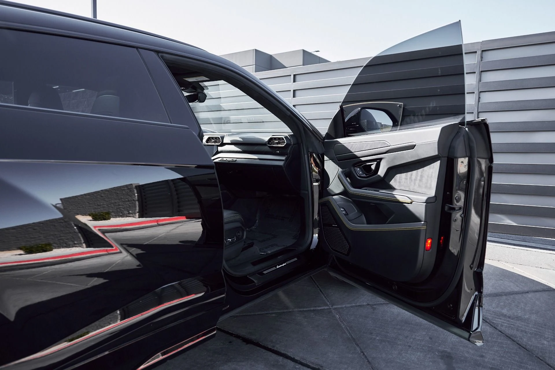 mph022_703774299_Used_2024_Lamborghini_Urus_S_1770085848_c17df8cc6c