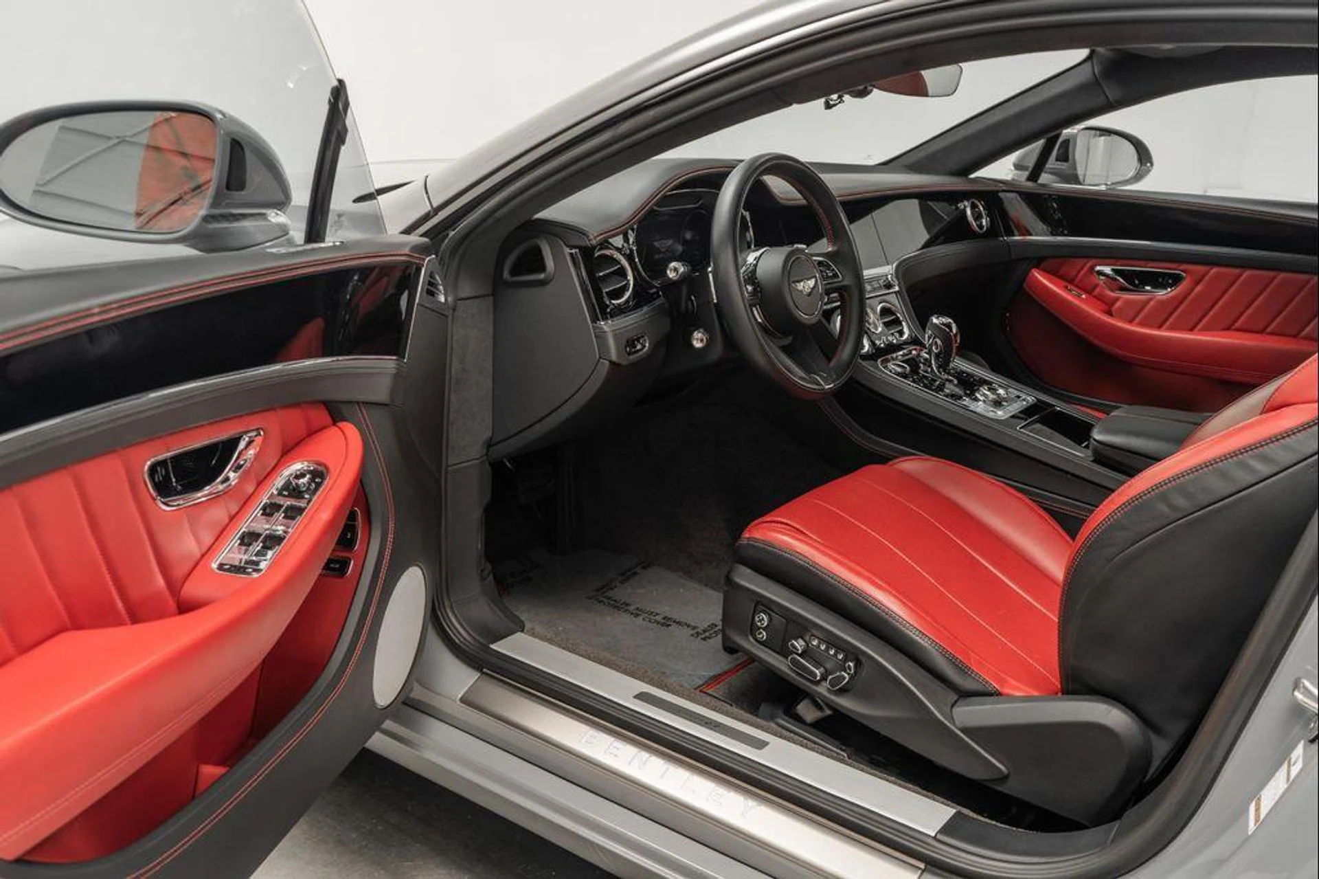 mph022_708460492_d2_Umg_XB_825b_Hkv_Diwyivx5t_D_z0_35e9cd97b2