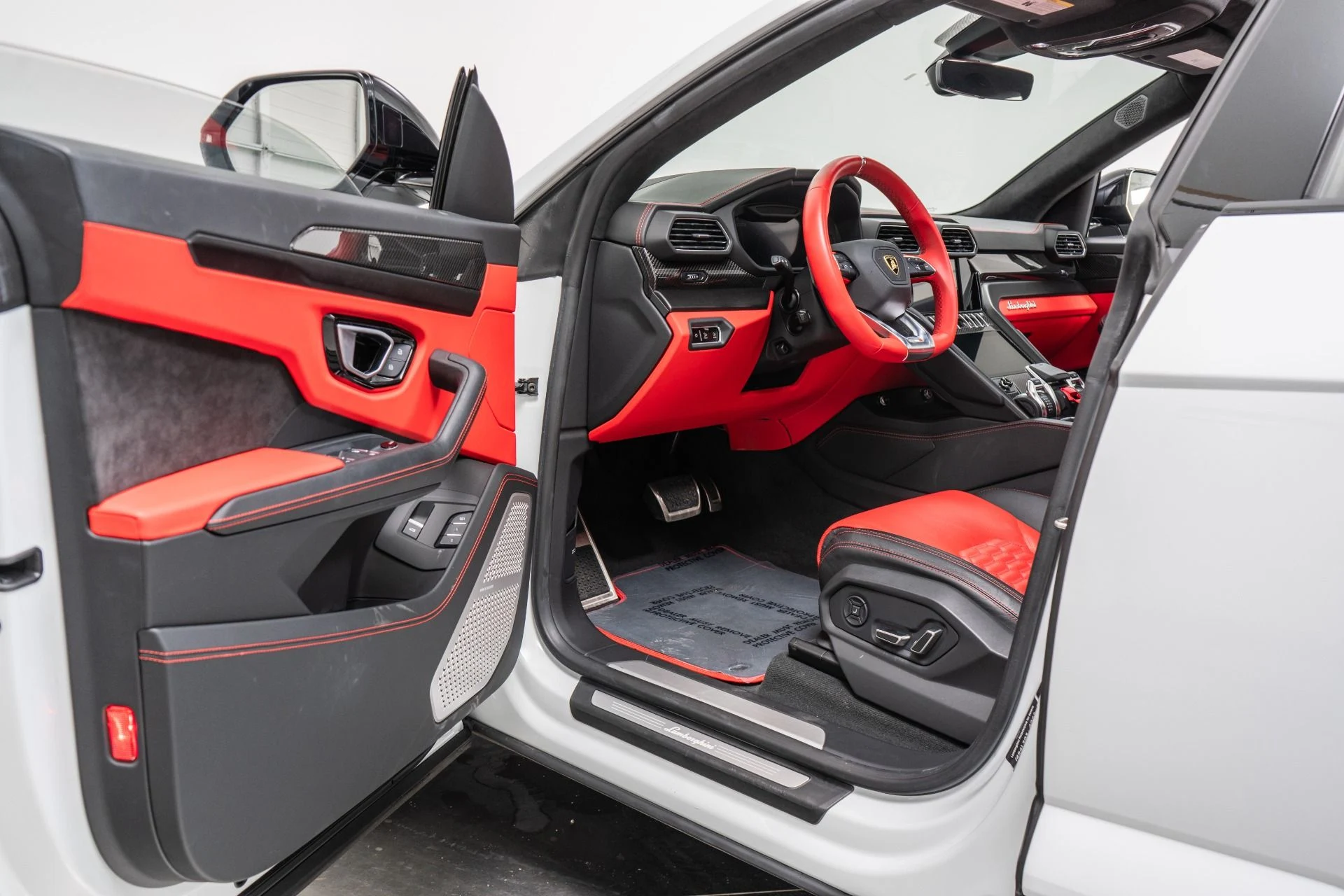 mph022_711289800_Used_2022_Lamborghini_Urus_1792605260_676b03060f