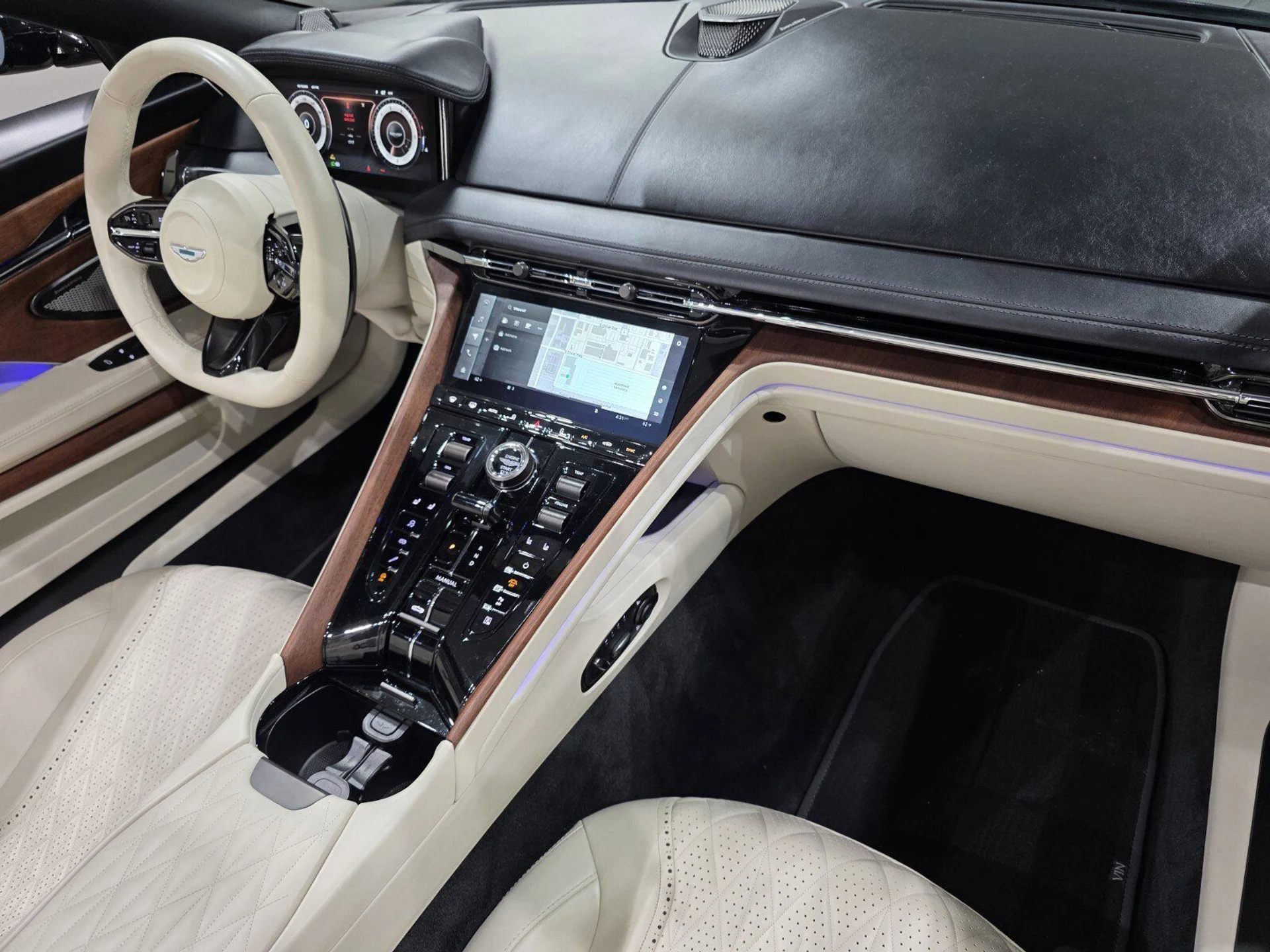 mph022_714617134_07c3296452b5413aaf2f0efe364bc16b_61637983a1