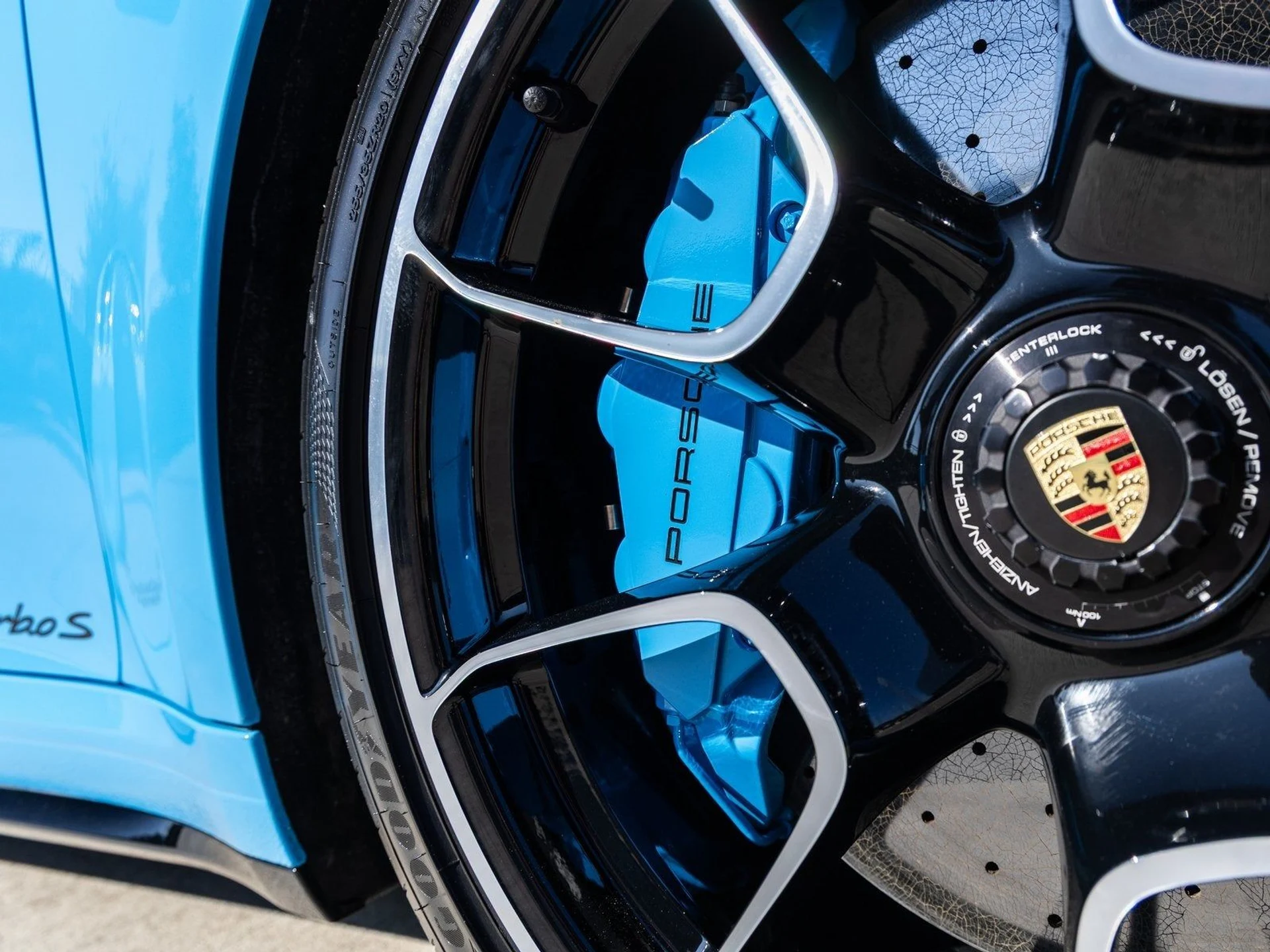 mph022_718053439_23_9deccd3700