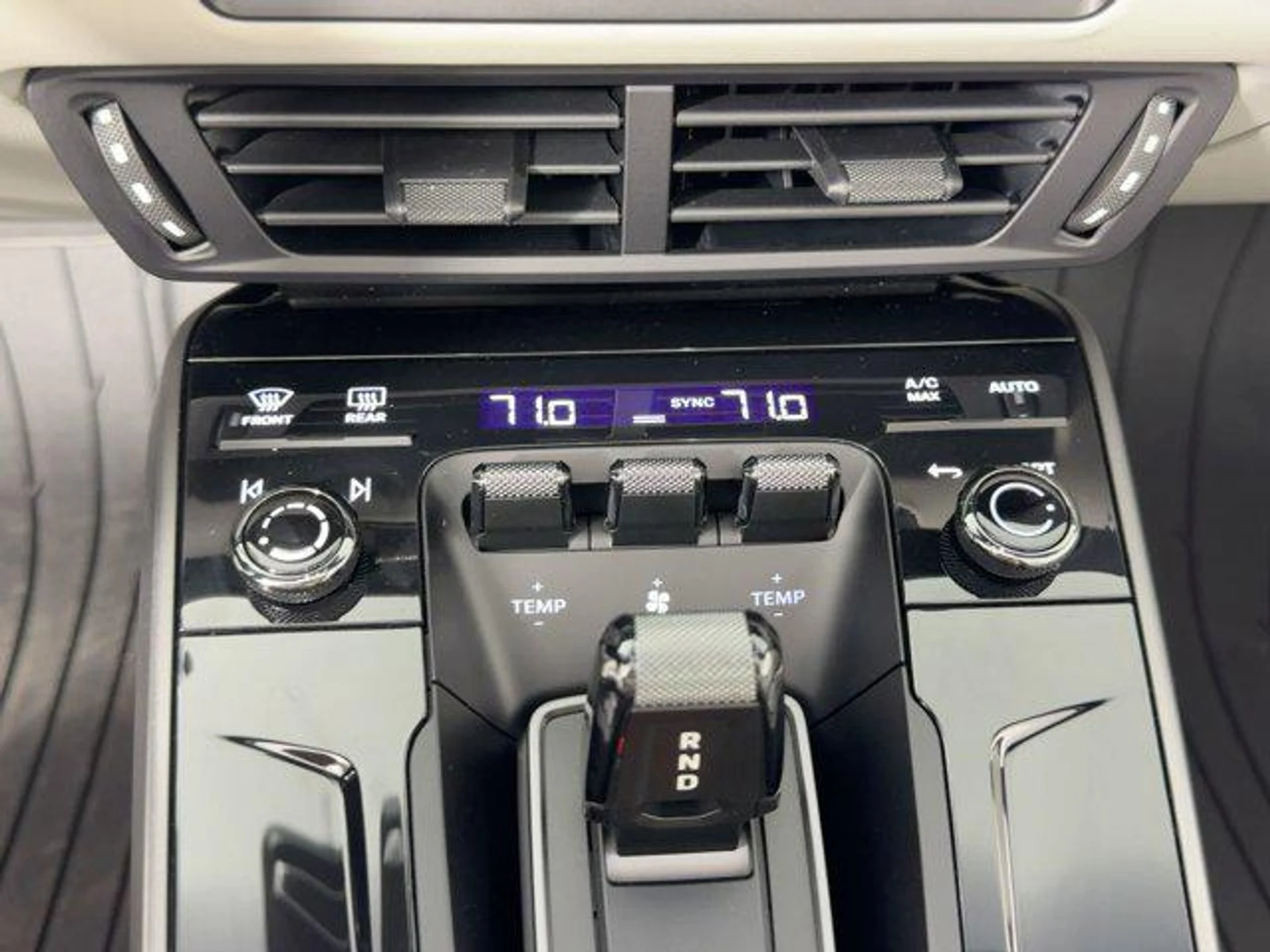 mph022_719010230_8v_KVMP_Brra_Oh_BSTXU_Kus_R4_DJ_4hc_0d225dcc84