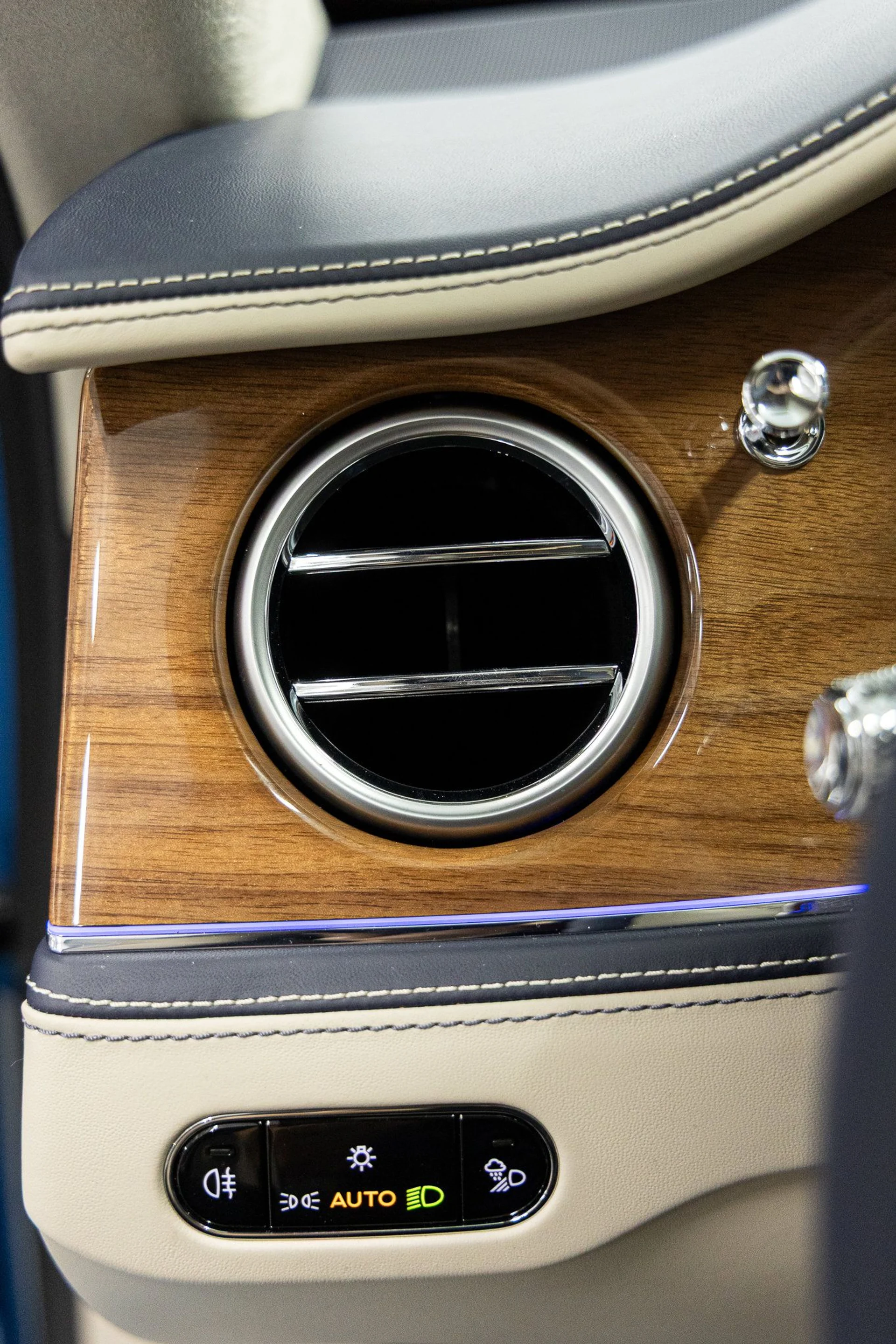 mph022_733935733_ca4f7dbca481118bb6328cb459ad0048x_2df304a825