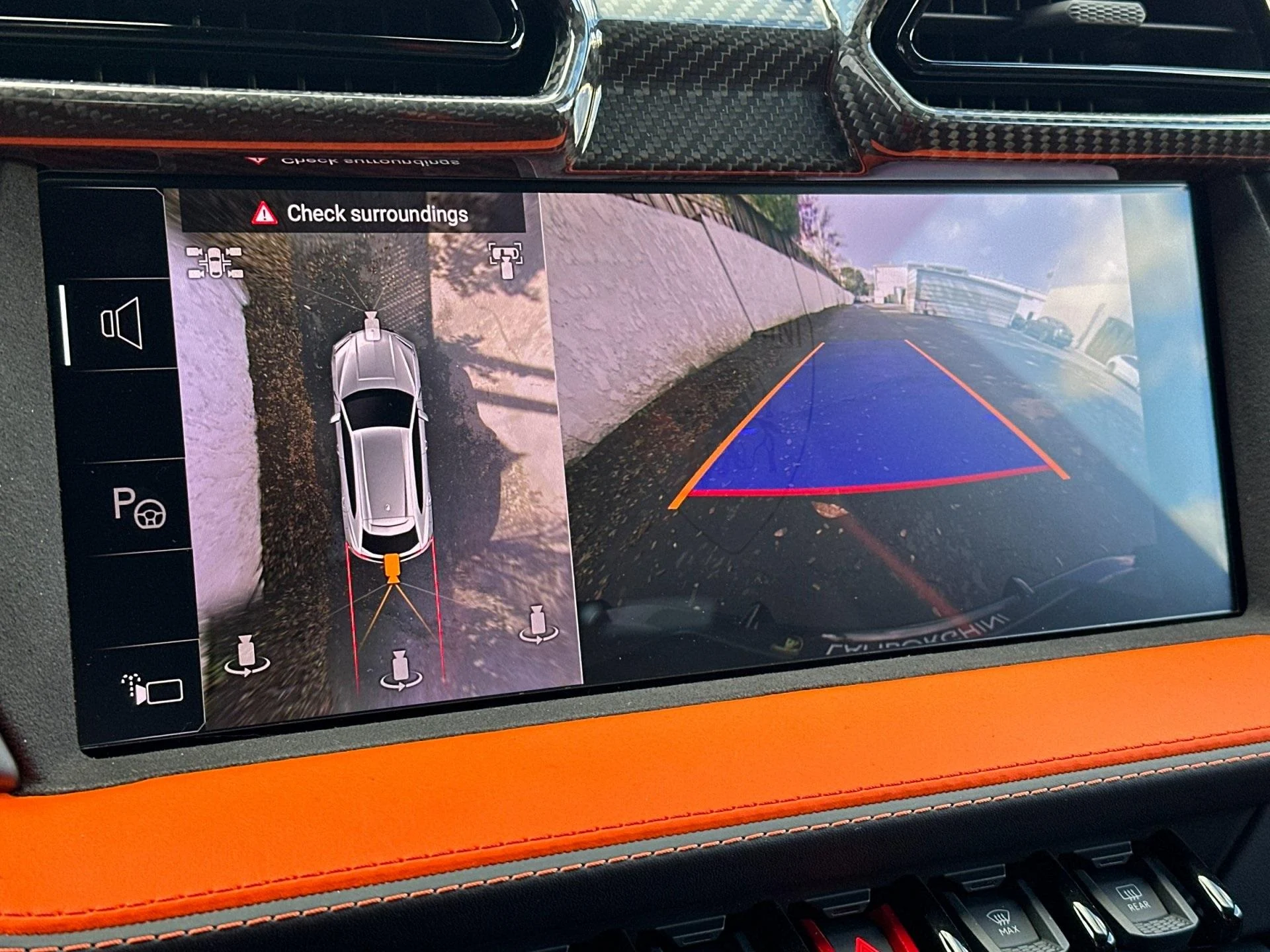 mph022_746565870_New_2025_Lamborghini_Urus_SE_1755160816_9bc76e526d