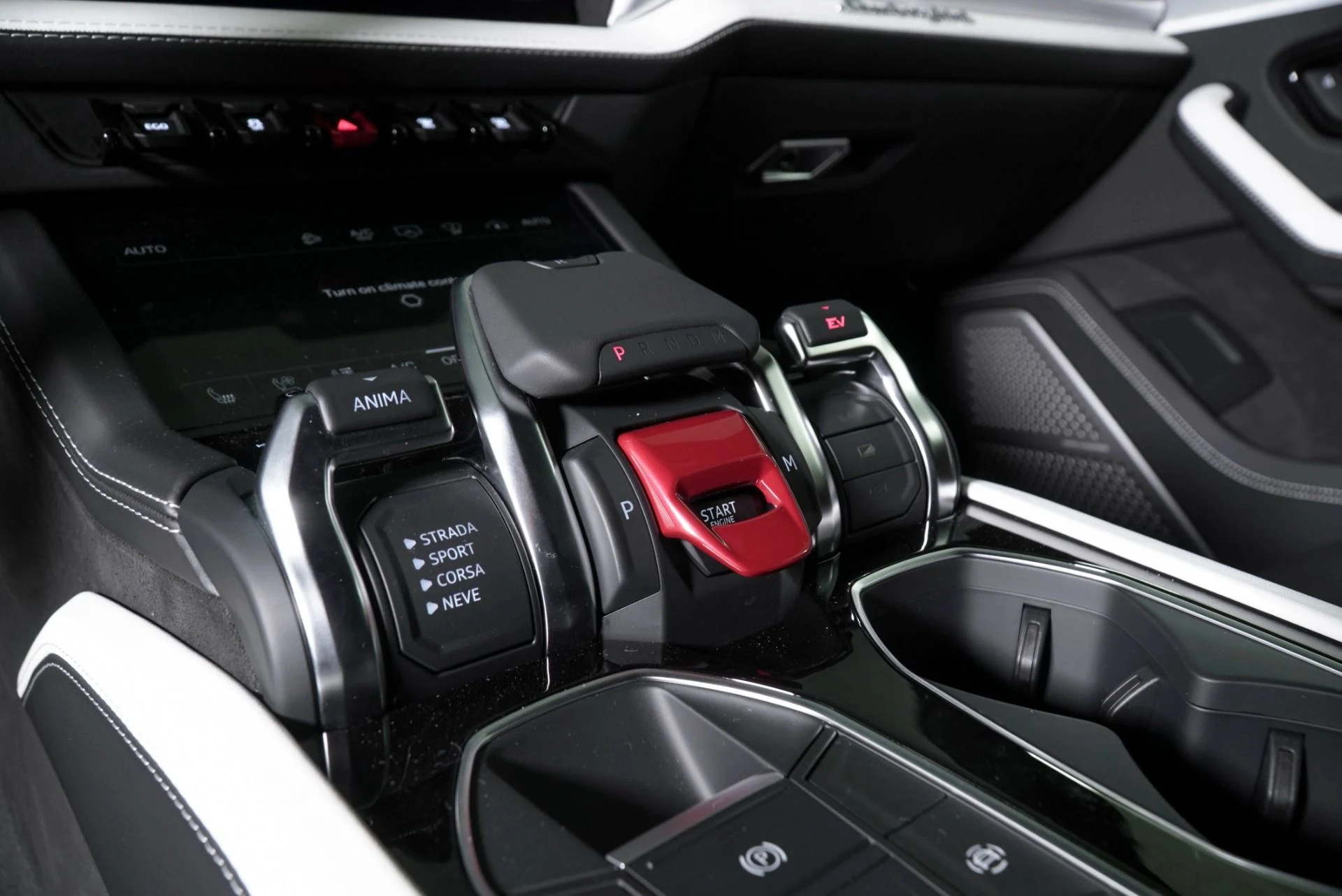 mph022_748219996_New_2025_Lamborghini_Urus_SE_1772563707_cee6f75cdc