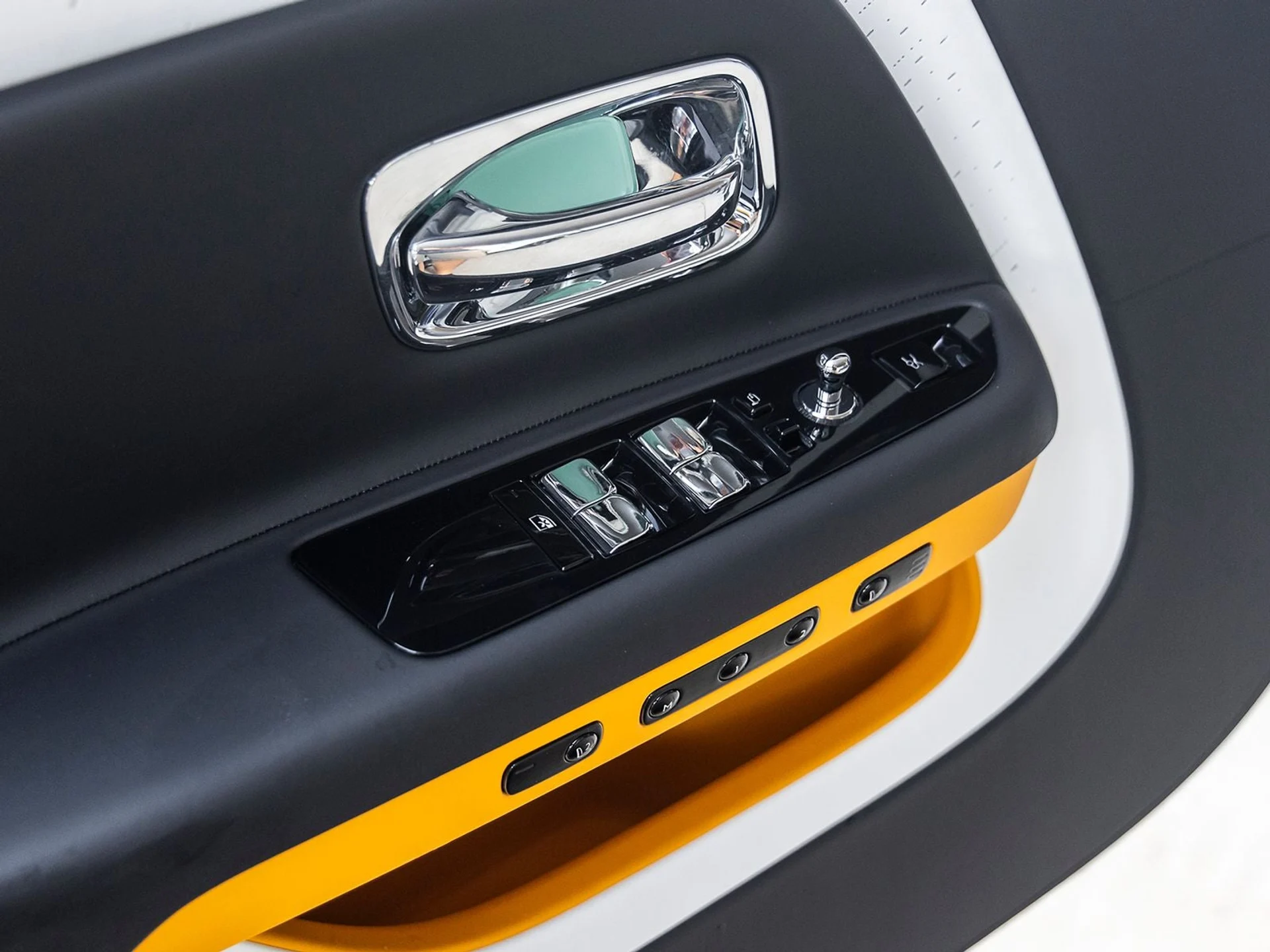 mph022_75099246_23_04a4437d85