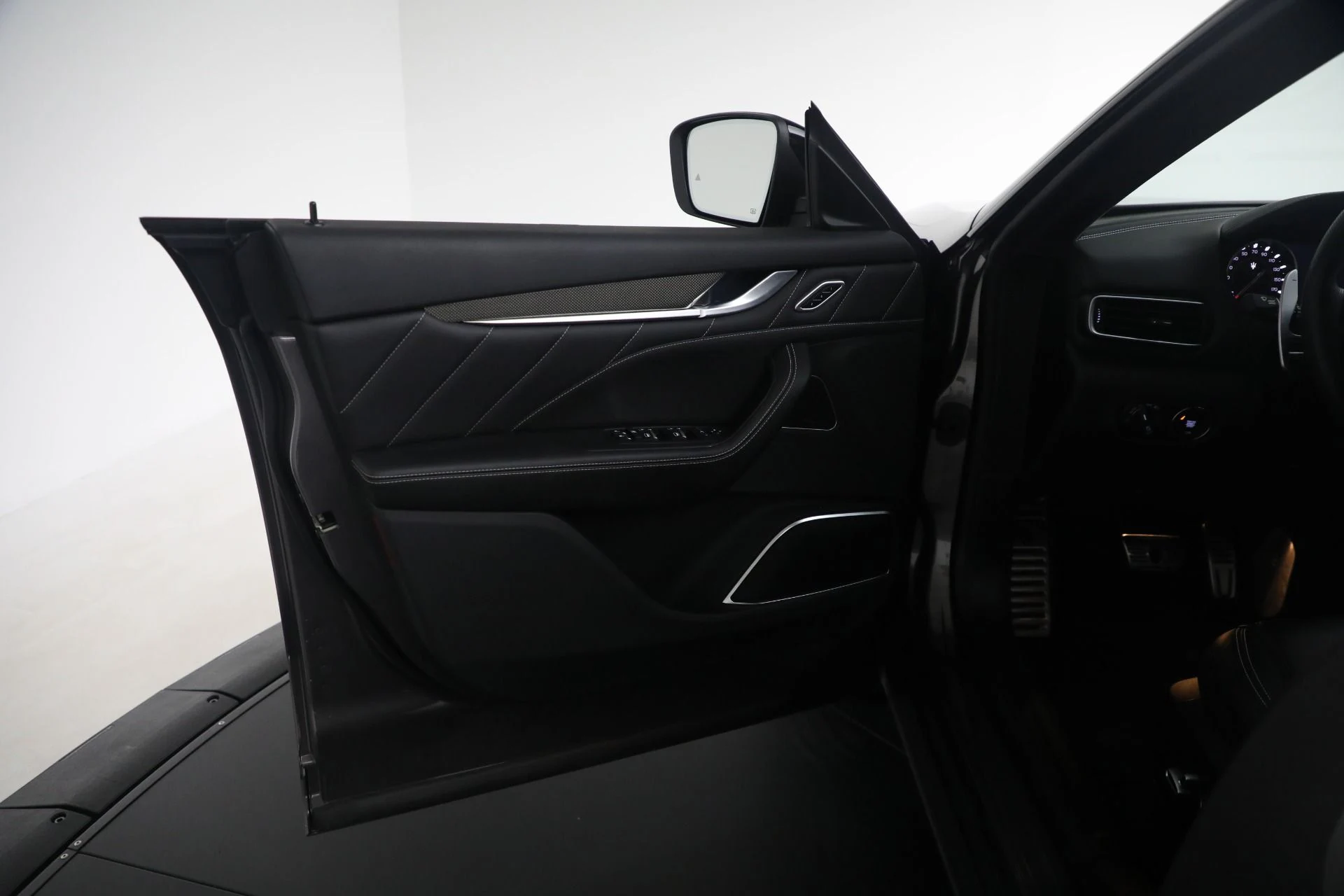mph022_75137437_Used_2022_Maserati_Levante_Modena_224f9f29d0