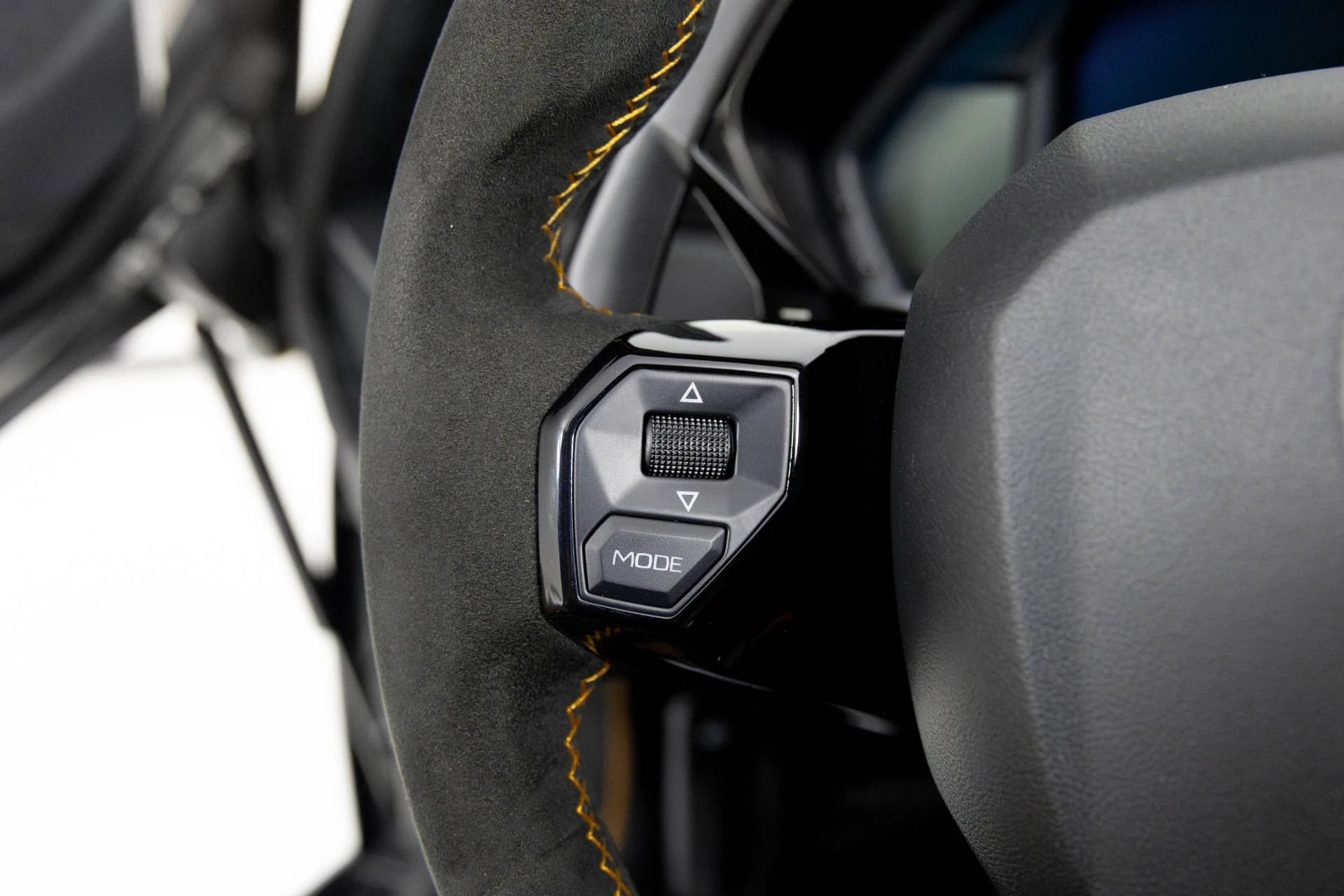 mph022_762199917_Used_2020_Lamborghini_Aventador_SVJ_1768952736_6c131b4669