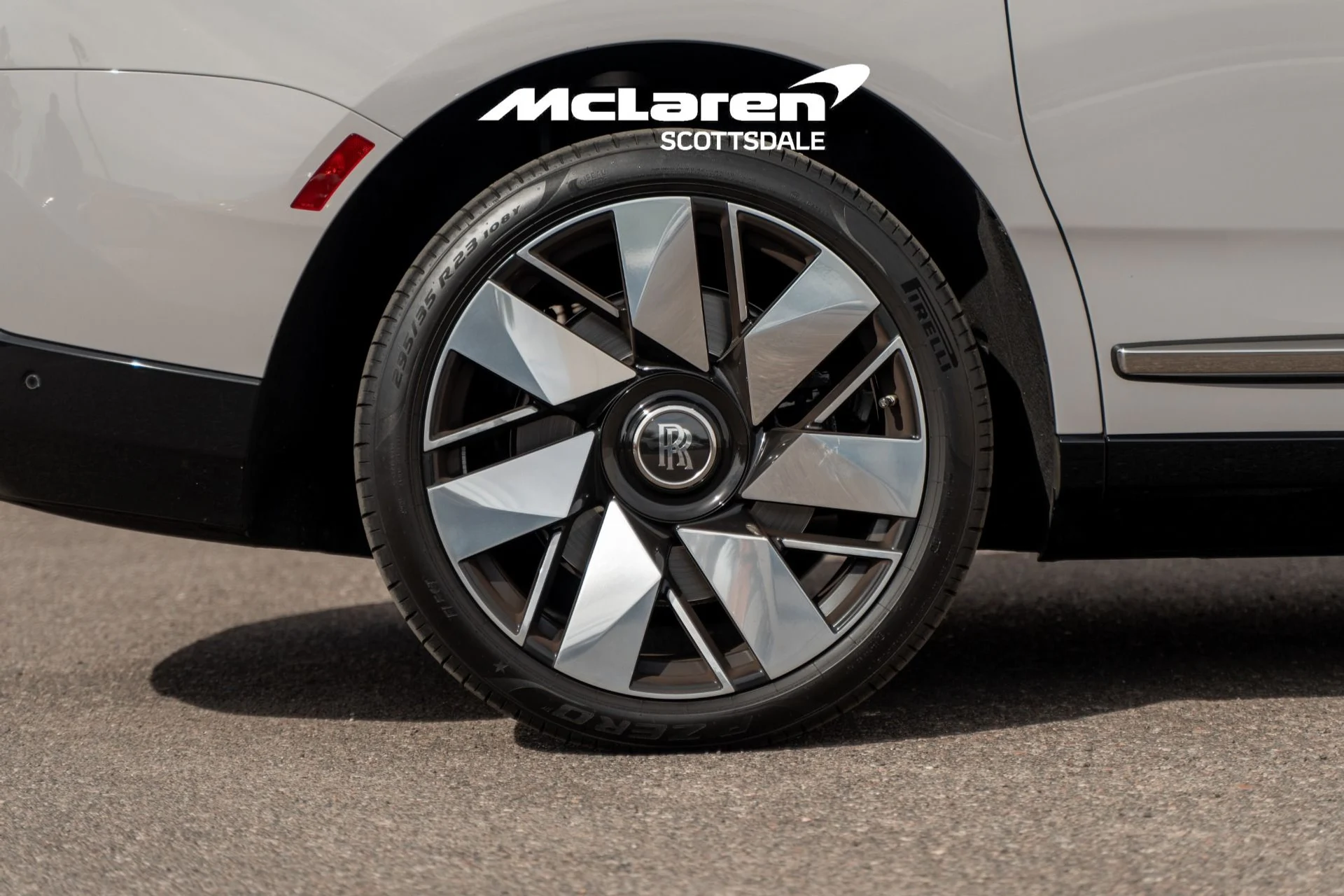 mph022_771310604_Used_2025_Rolls_Royce_CULLINAN_1762551251_9a66334315