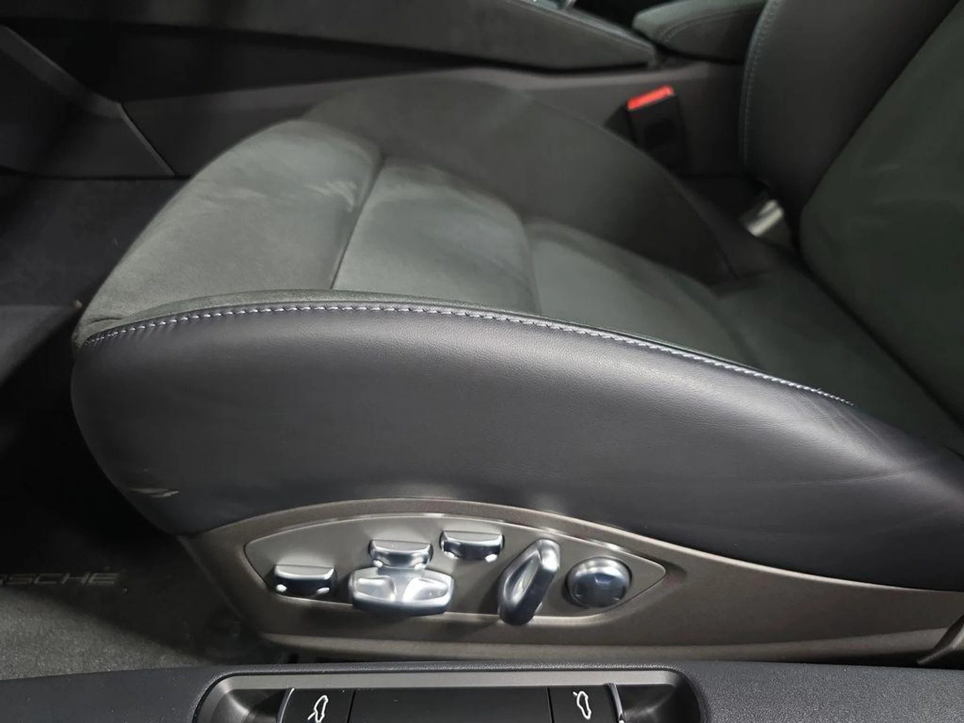 mph022_771514160_KDAZ_000w7_Gpvc_47_Yjqya5m_Zv3_E_708f0a629c