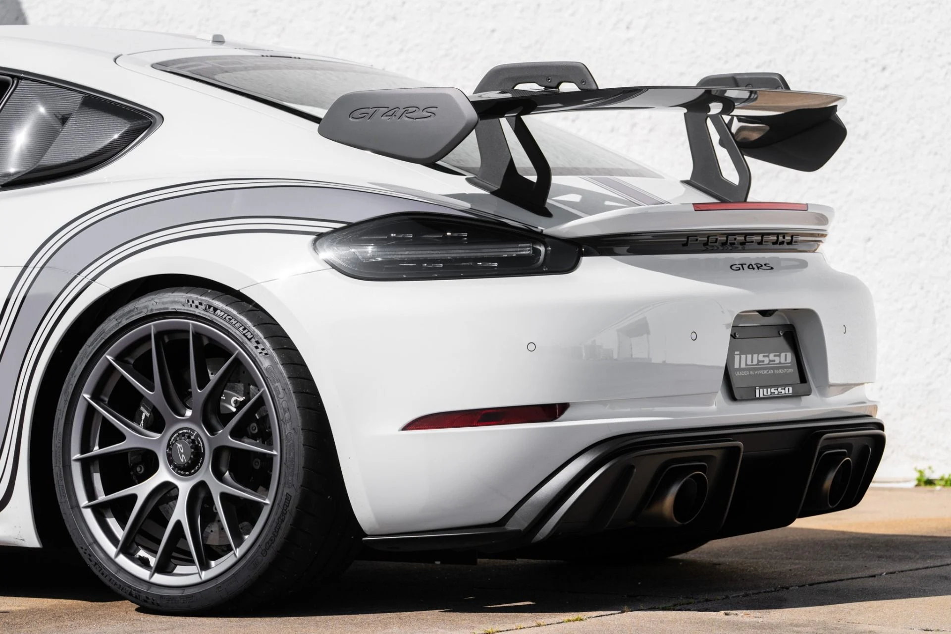 mph022_77787062_Used_2023_Porsche_718_Cayman_GT_4_RS_Weissach_1757357596_c1dfc7553a