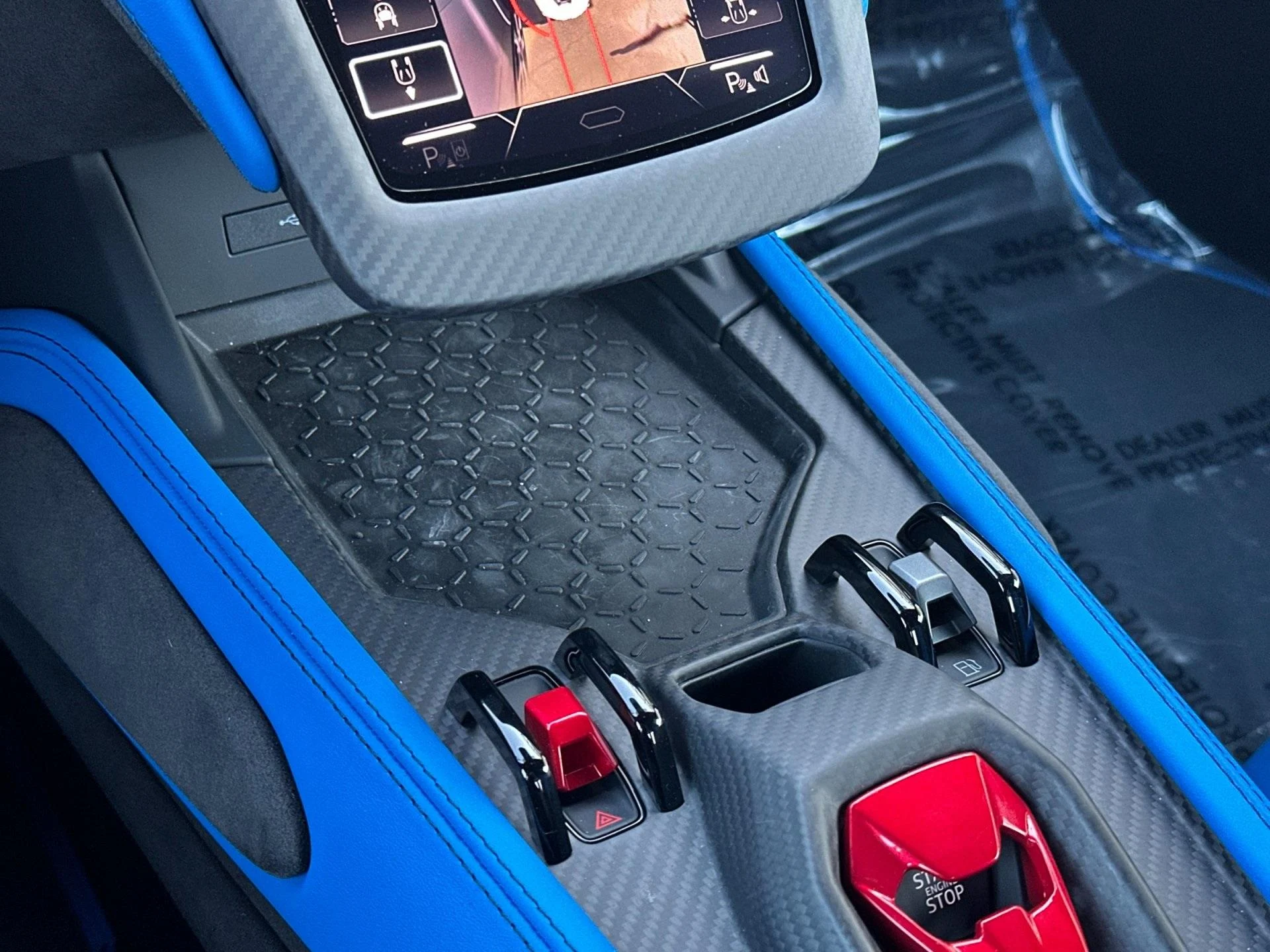 mph022_782604686_New_2025_Lamborghini_Revuelto_Coupe_1761898384_4f63319a31