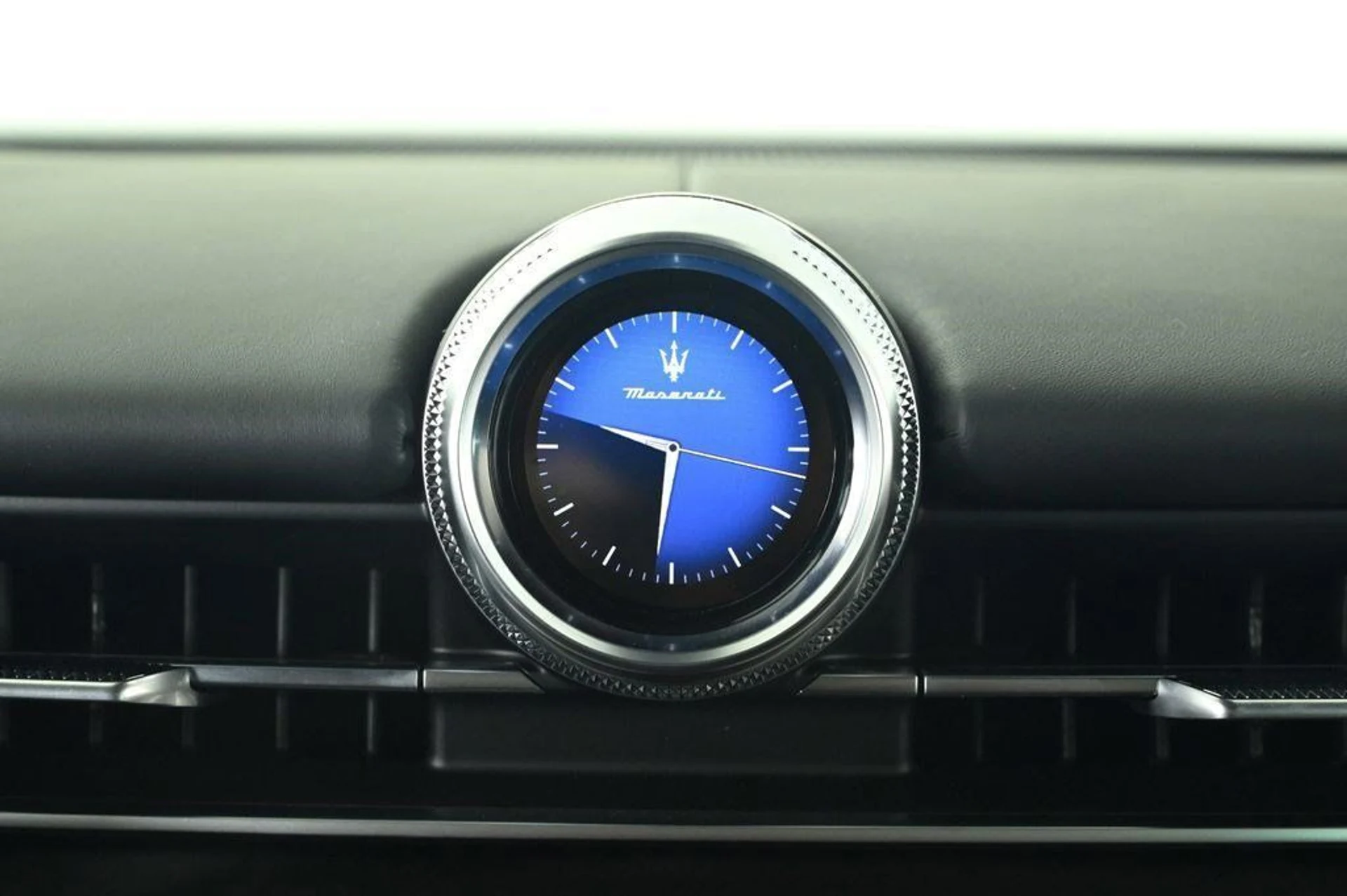 mph022_787390823_new_2025_maserati_grecale_awd_11350_22975686_22_1024_d423c55ba0