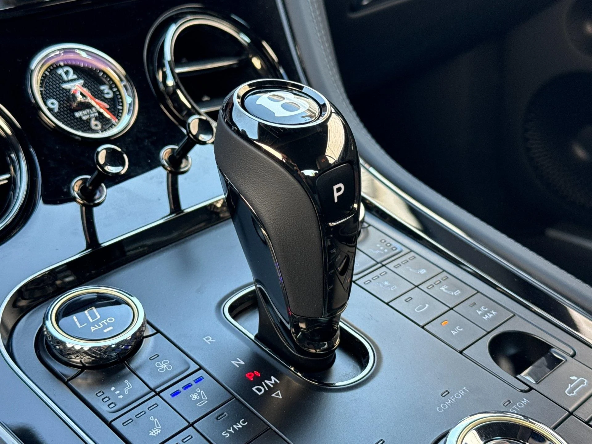 mph022_791798692_New_2025_Bentley_Continental_GTC_1760603918_faa6bd732b