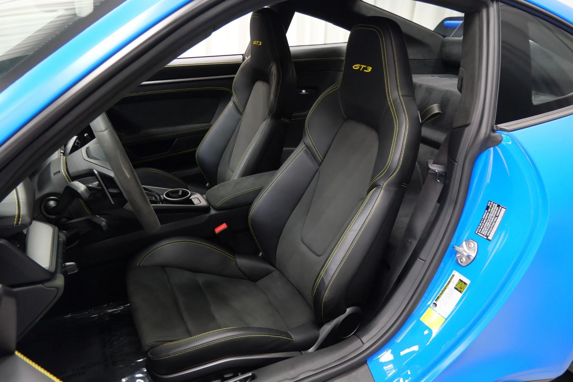 mph022_792901543_Used_2022_Porsche_911_GT_3_1760037912_eaa719df95