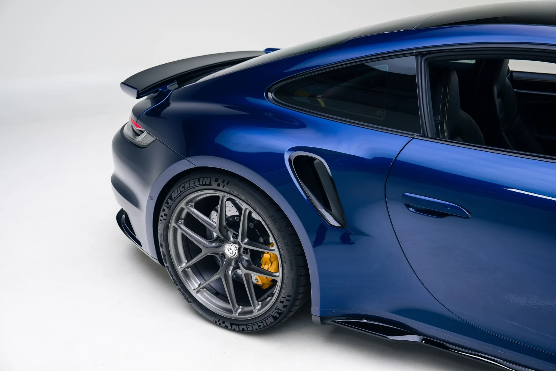 mph022_793679950_Used_2022_Porsche_911_Turbo_S_1766184779_0163af9866