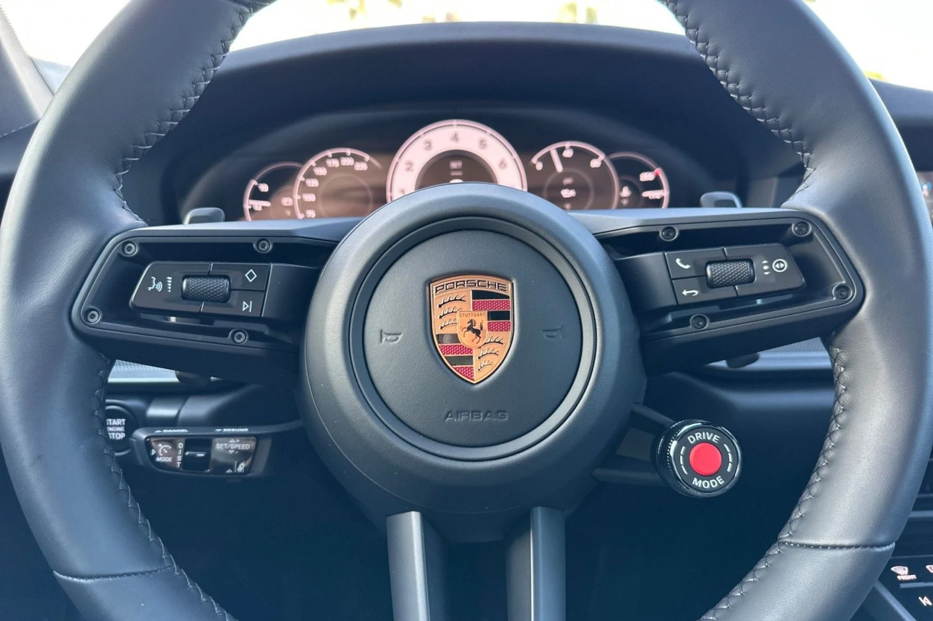 mph022_798620772_64f2cc9c111947a814a315b89694f029_e5384b845f