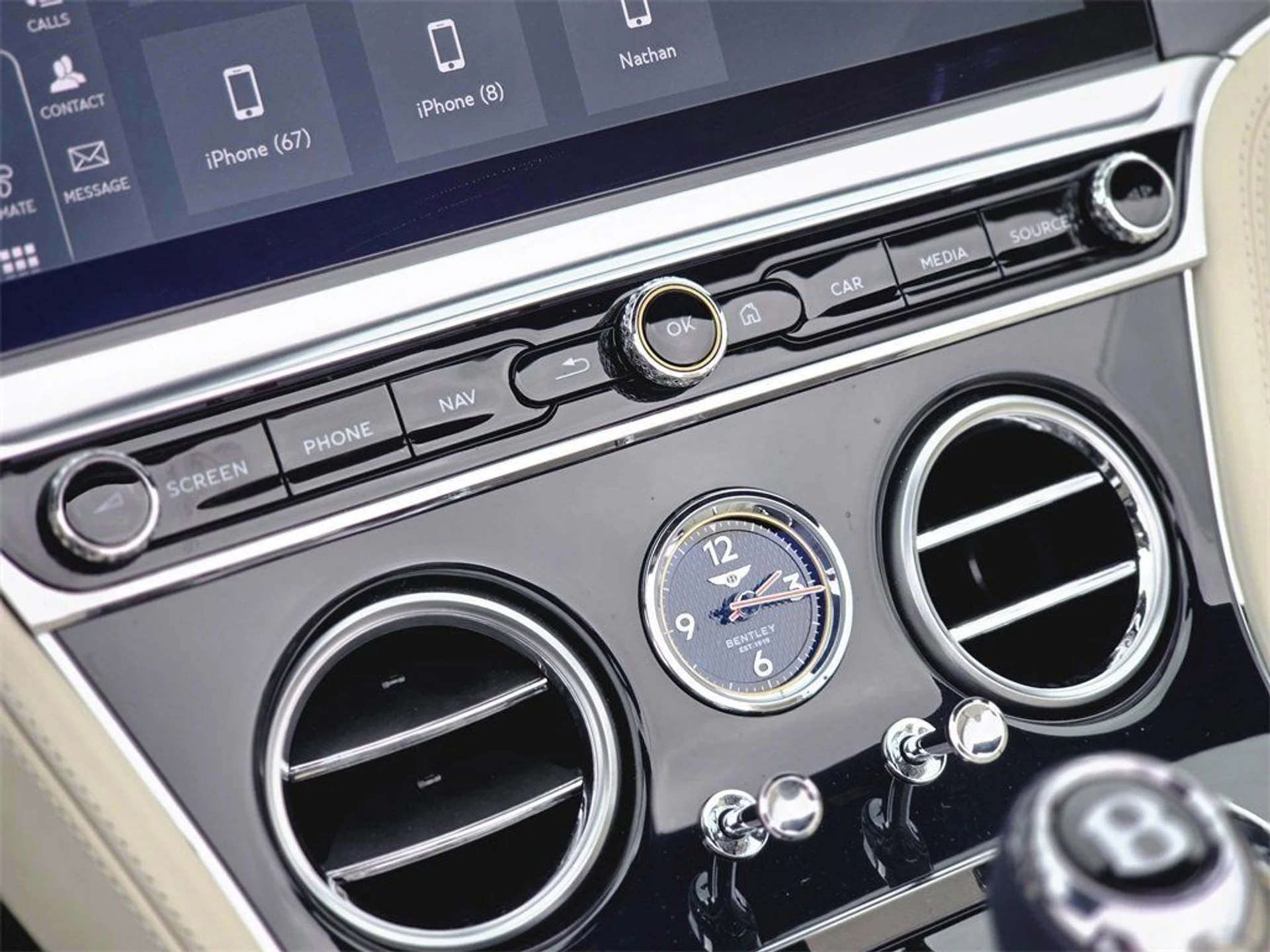 mph022_801152950_53a30ee29260773a7932092ff413c9f0_0d40198802