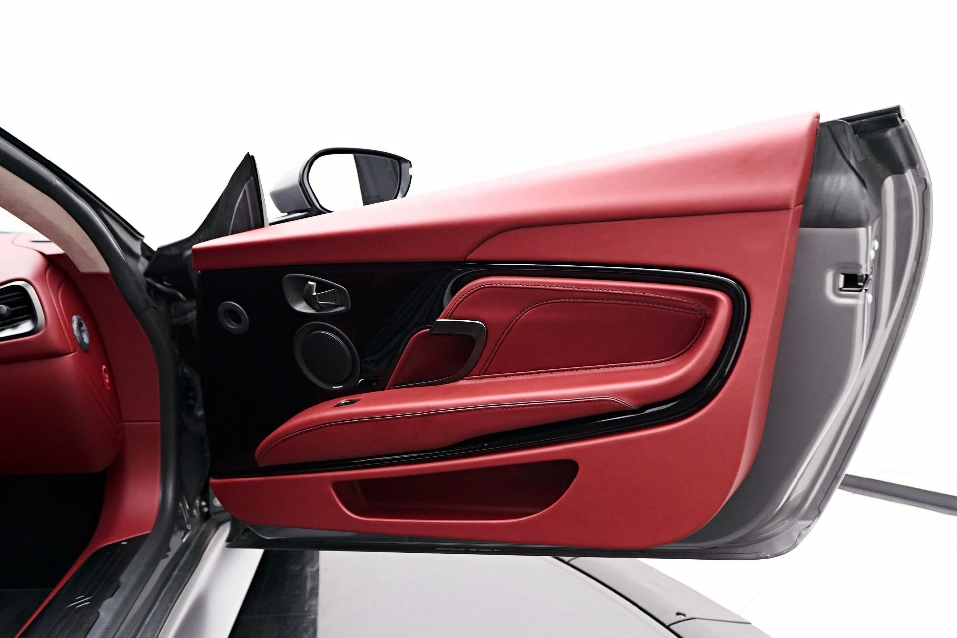 mph022_802666969_Used_2021_Aston_Martin_DBS_Superleggera_1720056677_74c5538a6e