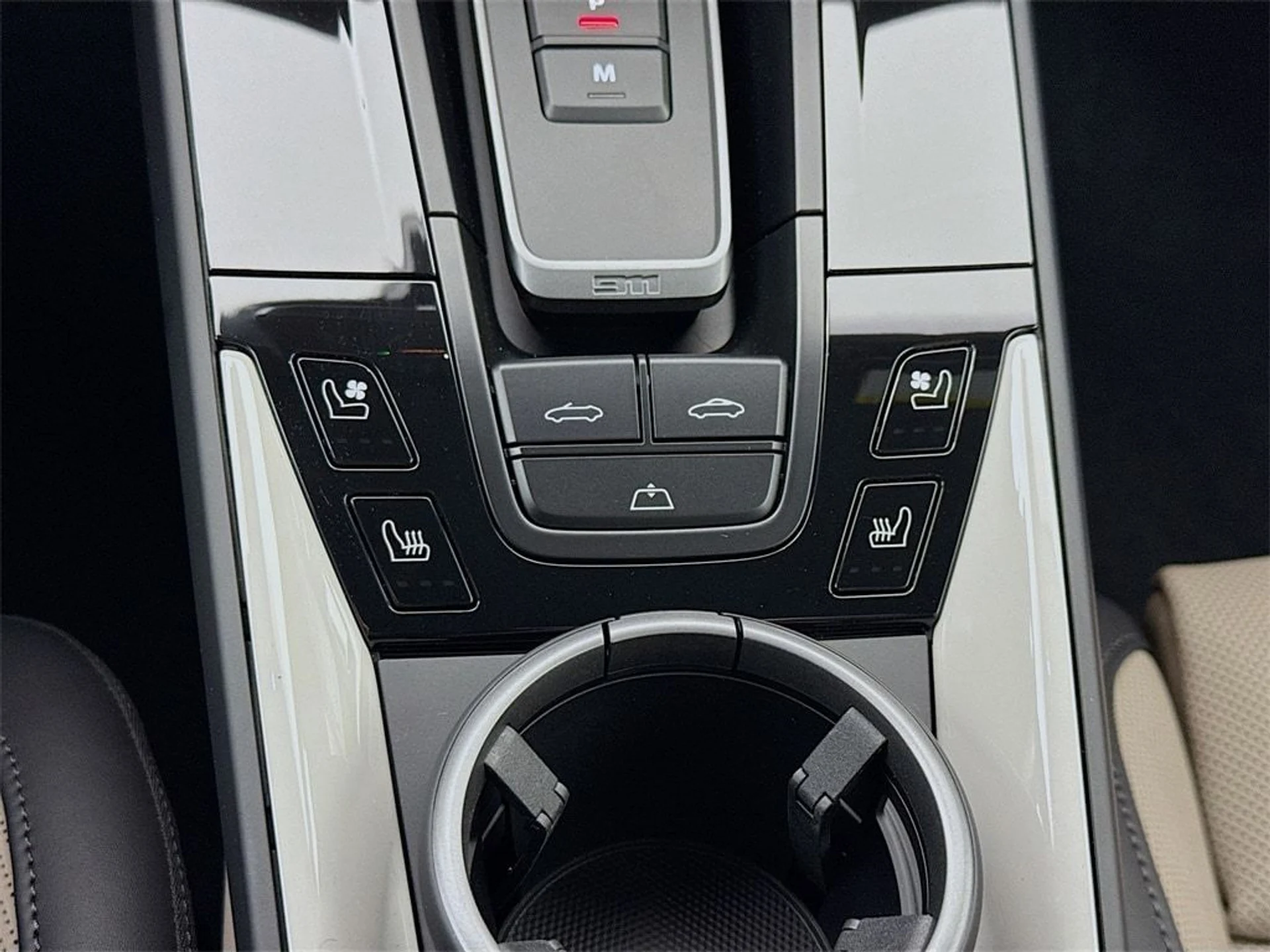 mph022_817384120_cd6cc0b89d77407a6b8199e41aac5ea5x_165e3c6ab2