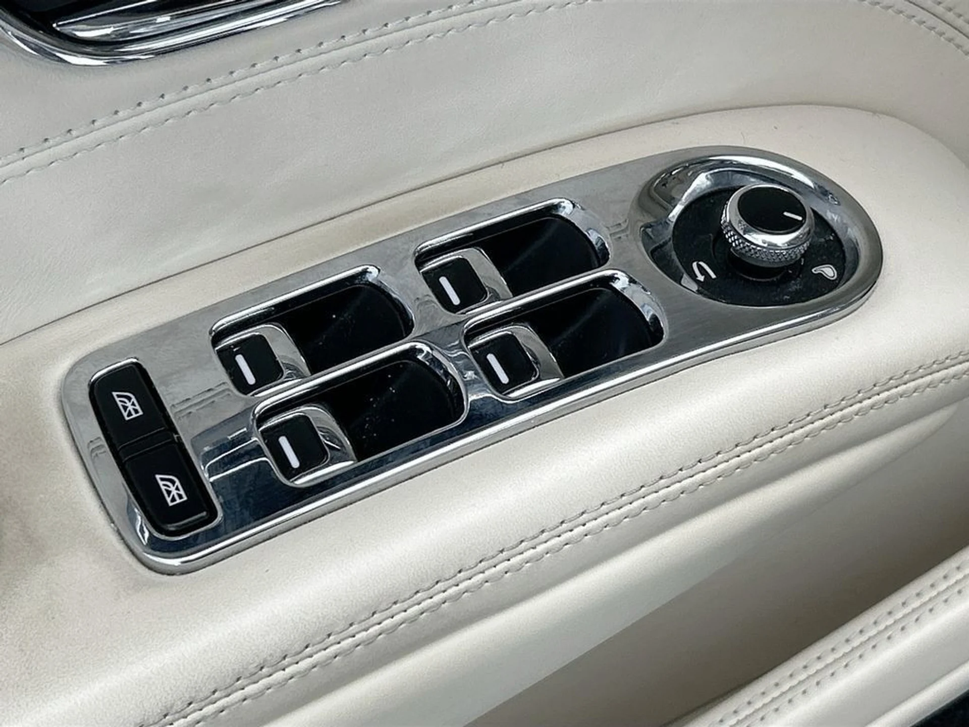 mph022_821858589_used_2016_bentley_mulsanne_4drsedan_8119_22991527_23_1024_ddf8c43a54