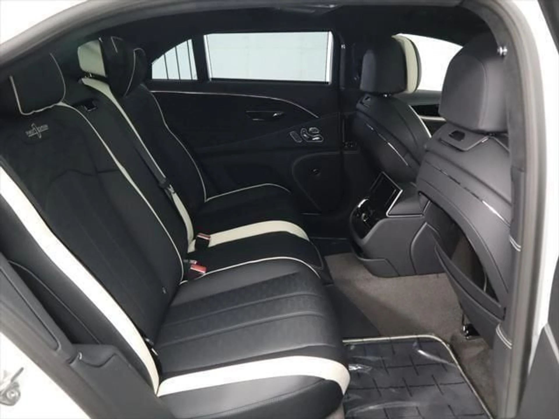 mph022_828750506_used_2025_bentley_flying_spur_speedsedan_8119_22980031_23_640_8e7c7351df