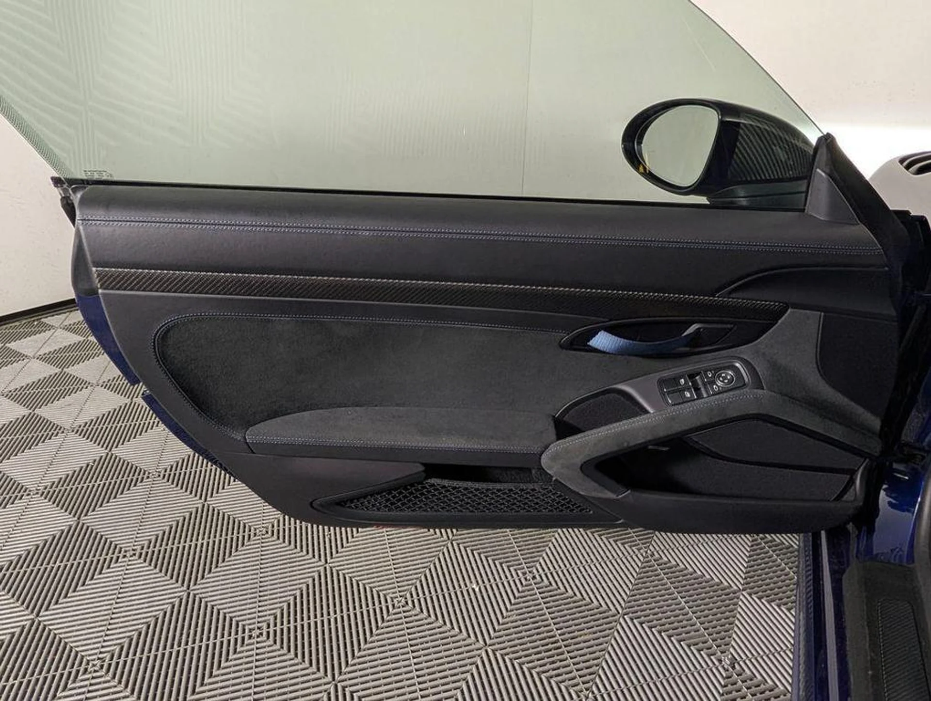 mph022_830010124_sh_FFLU_Zu_Ja_DB_Fwh64l_A3l_Ym_R_Nr_Y_16e15413f7