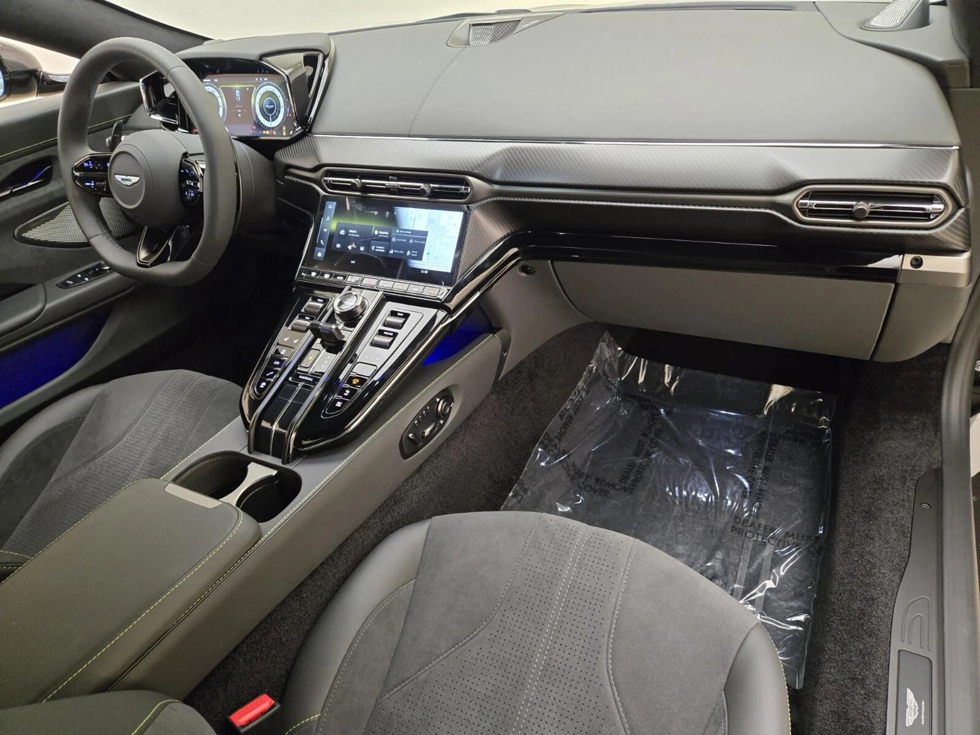 mph022_83383251_New_2025_Aston_Martin_Vantage_1753161535_9b8f908829