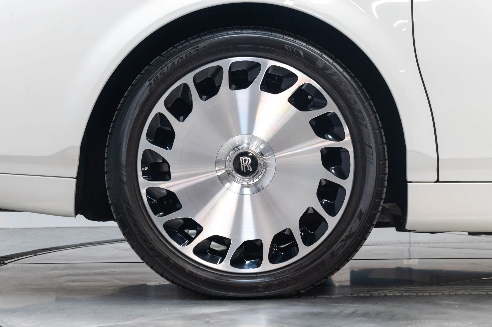 mph022_834260138_Used_2013_Rolls_Royce_Phantom_1784226914_b9608e88a4