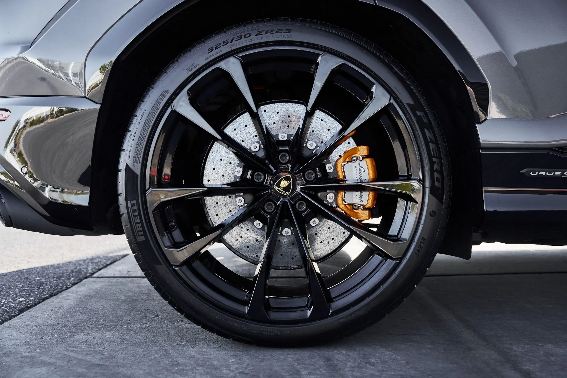 mph022_837586171_Used_2025_Lamborghini_Urus_SE_1770086441_9ee6a4de30