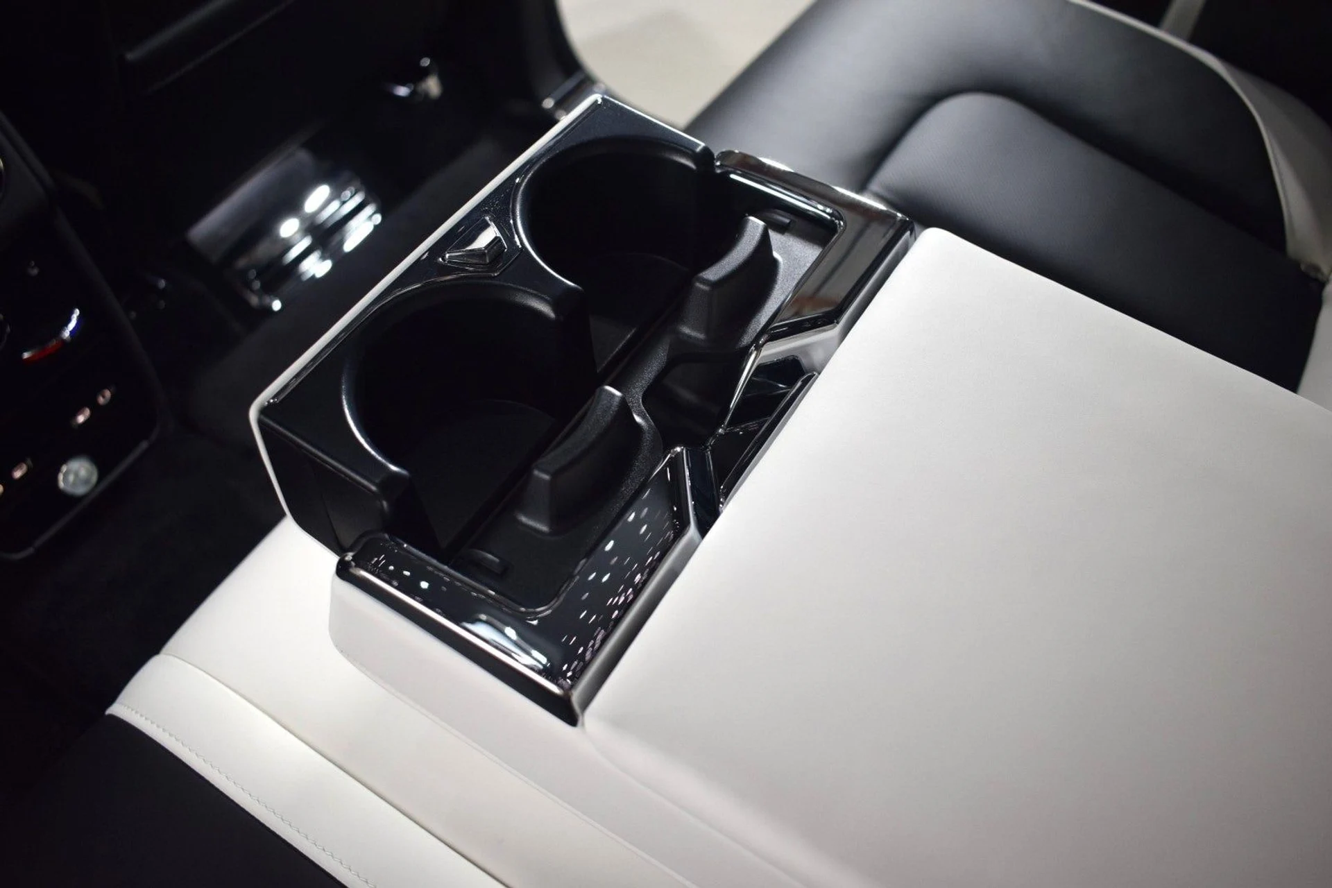 mph022_842899144_96f1de1e5e28c35d64d59381a6689349x_2418f532e9