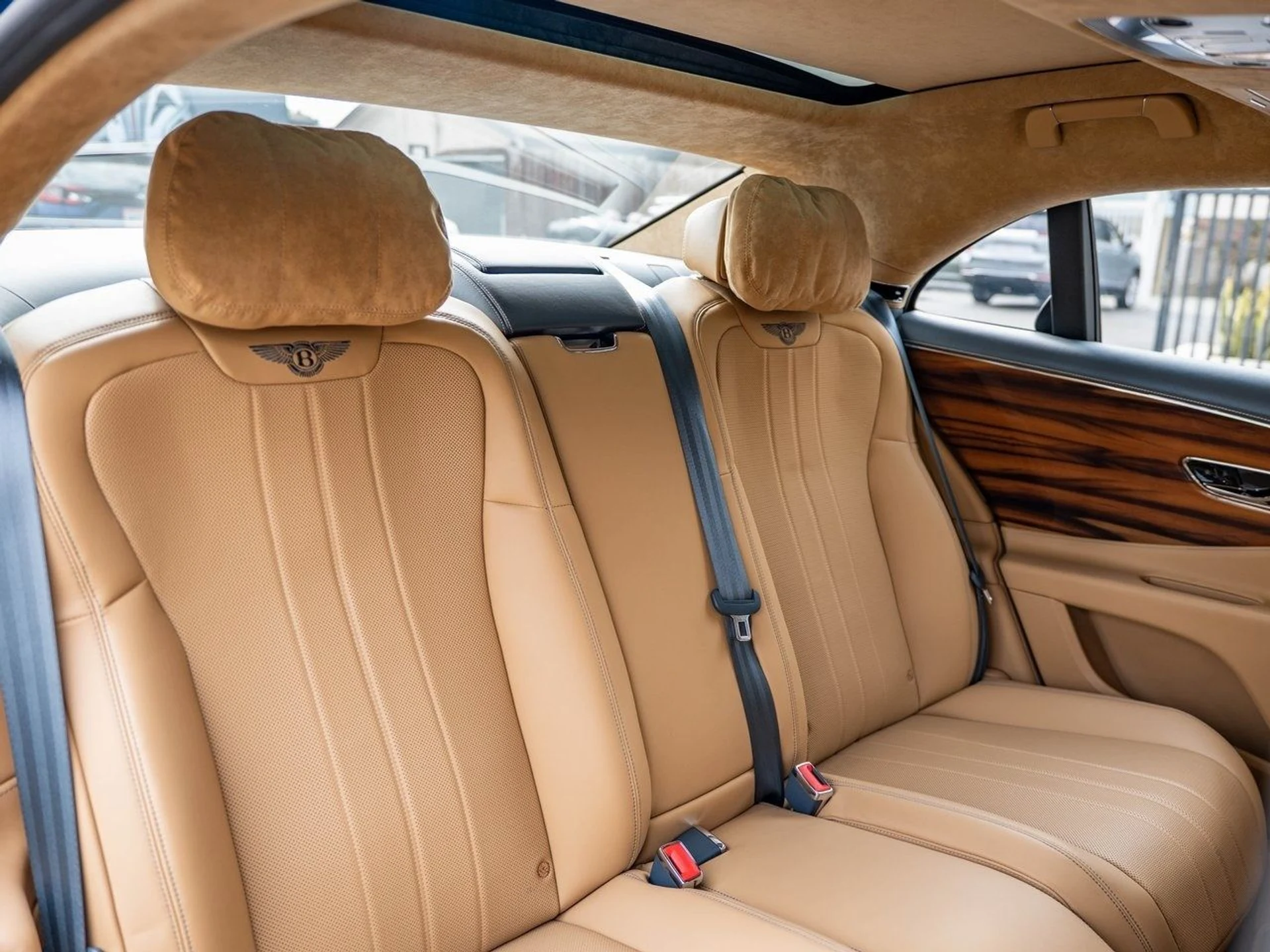 mph022_843546229_375a9a456379dca31769f21a1964f6d9x_10ffabbd22