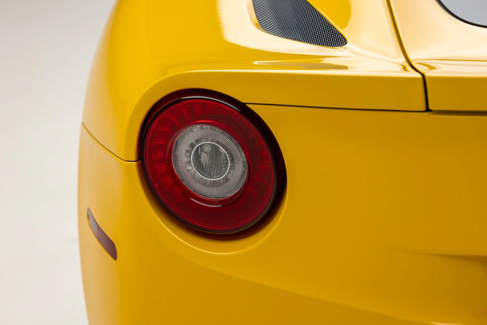 mph022_843834238_Used_2014_Ferrari_F12berlinetta_1766171664_a8a304de81