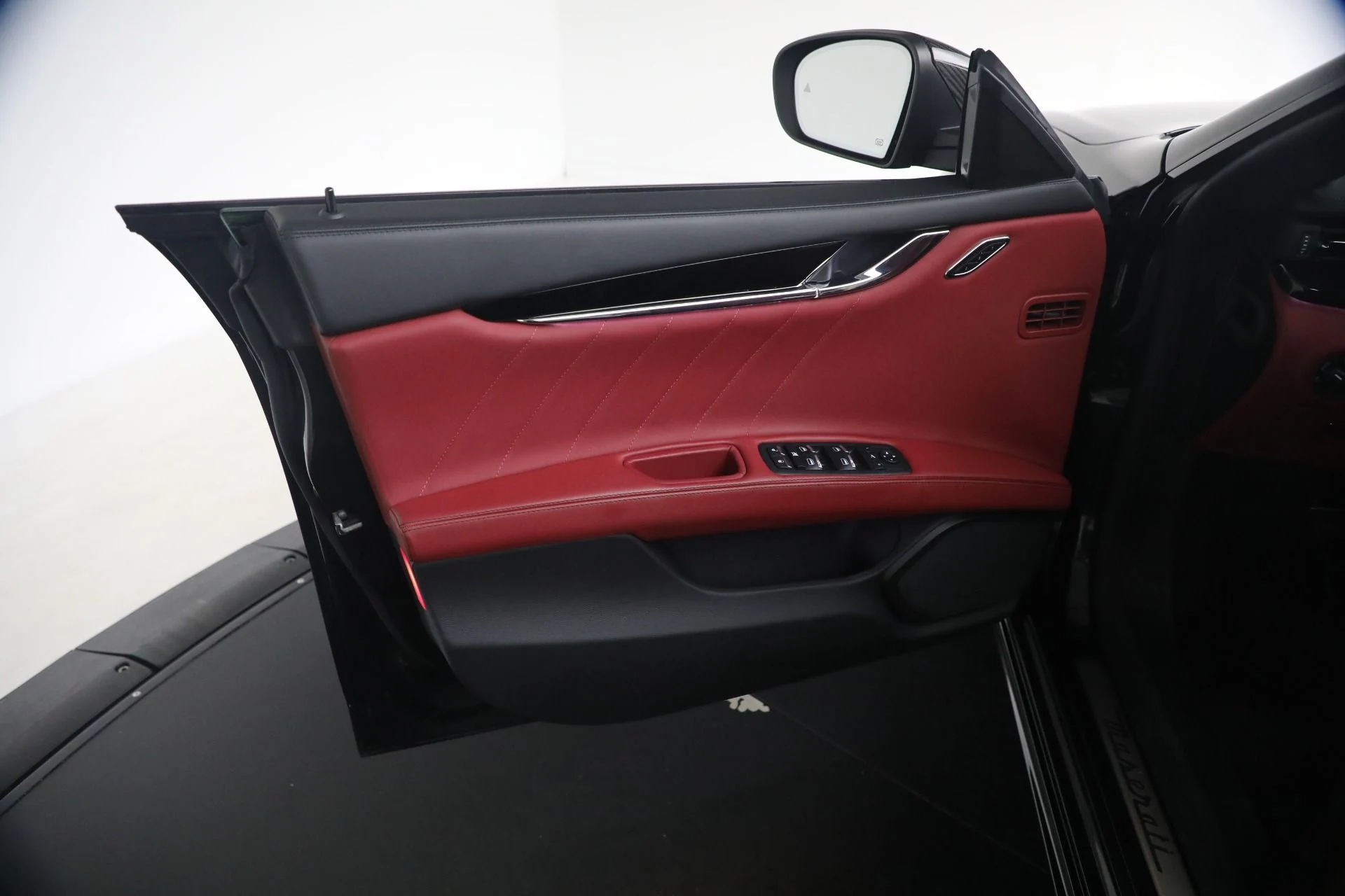 mph022_846948718_Used_2022_Maserati_Quattroporte_Modena_Q4_1776360764_0079cf39f0